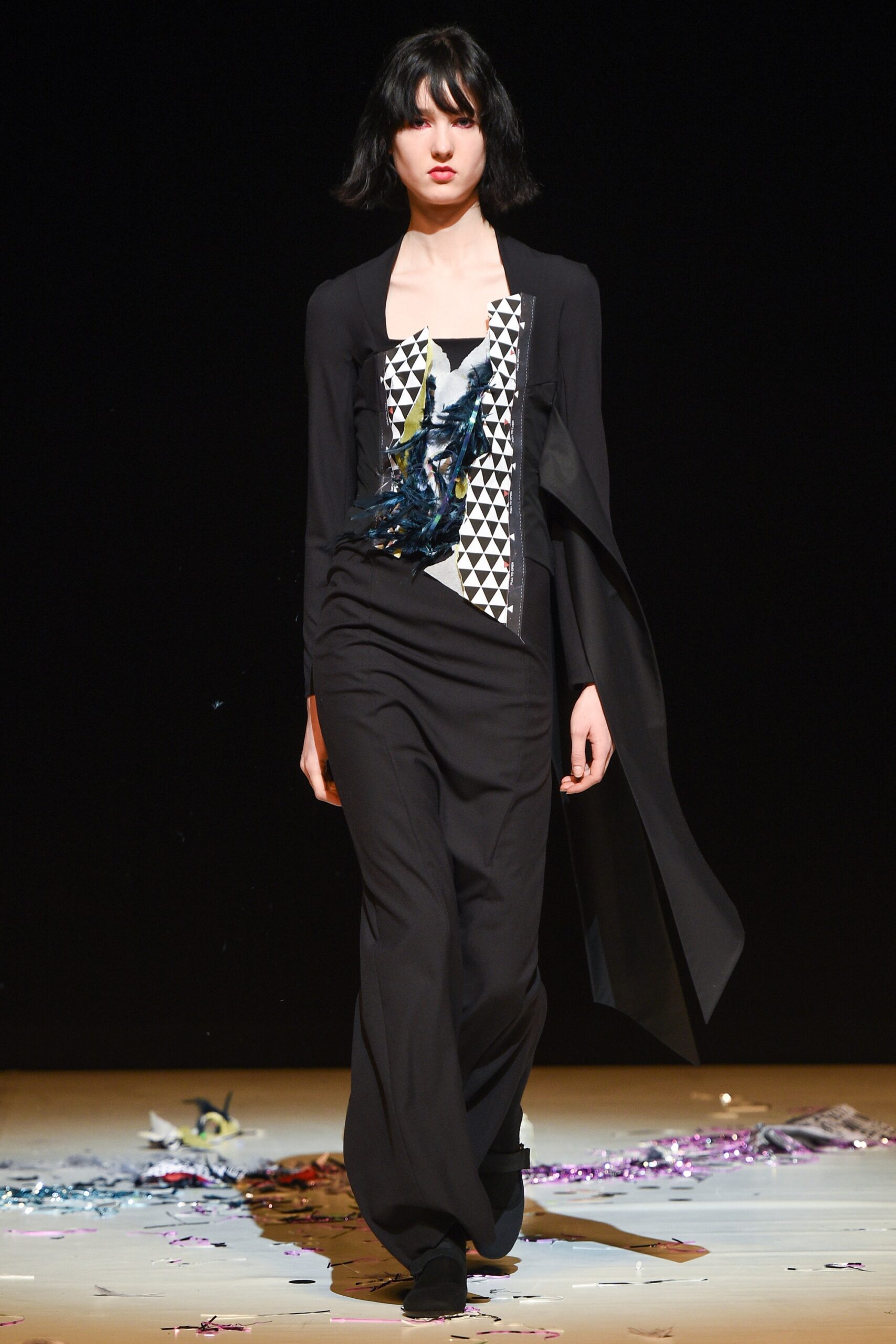 Chalayan F/W 17 Look 555