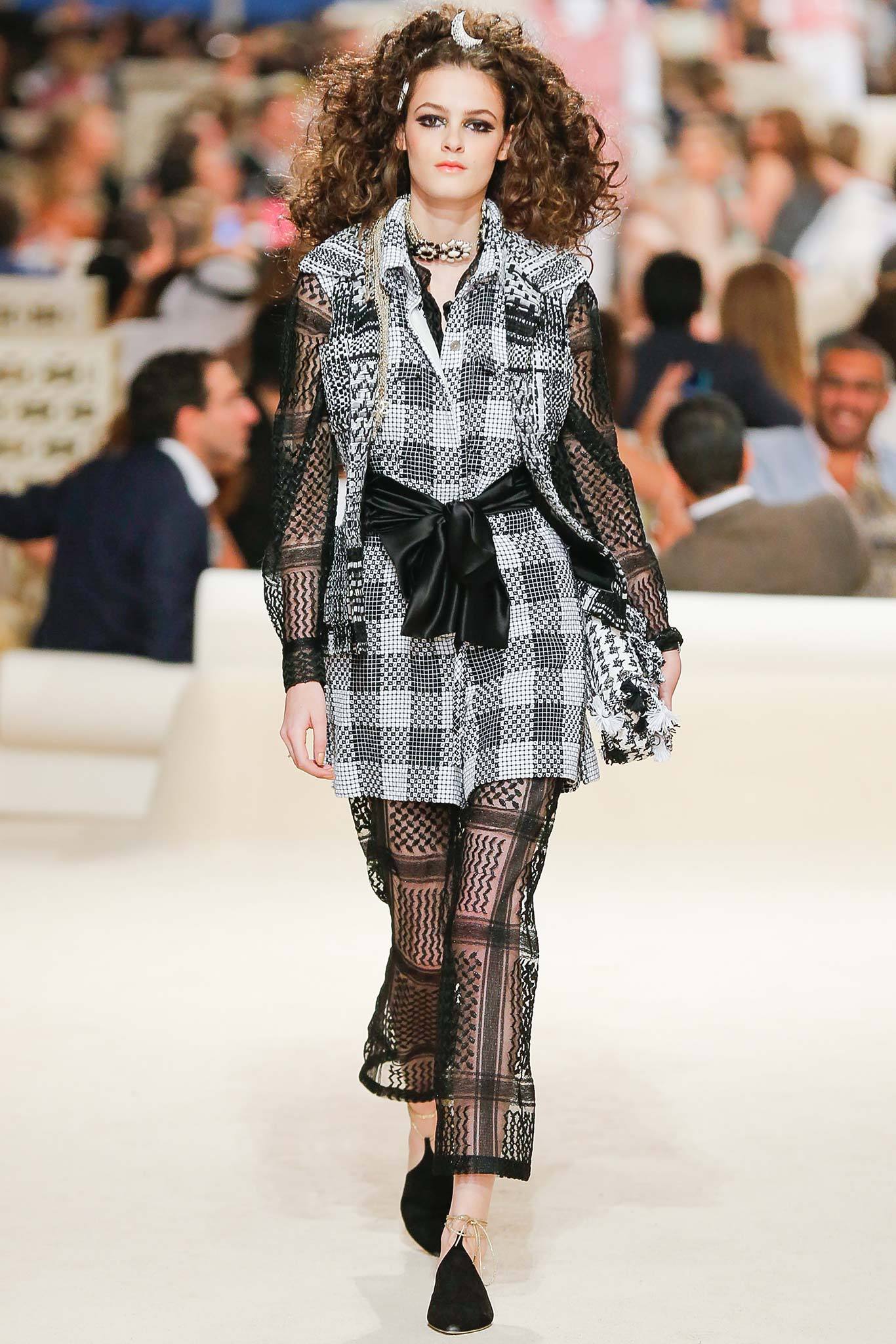 Chanel Resort 15 Look 17