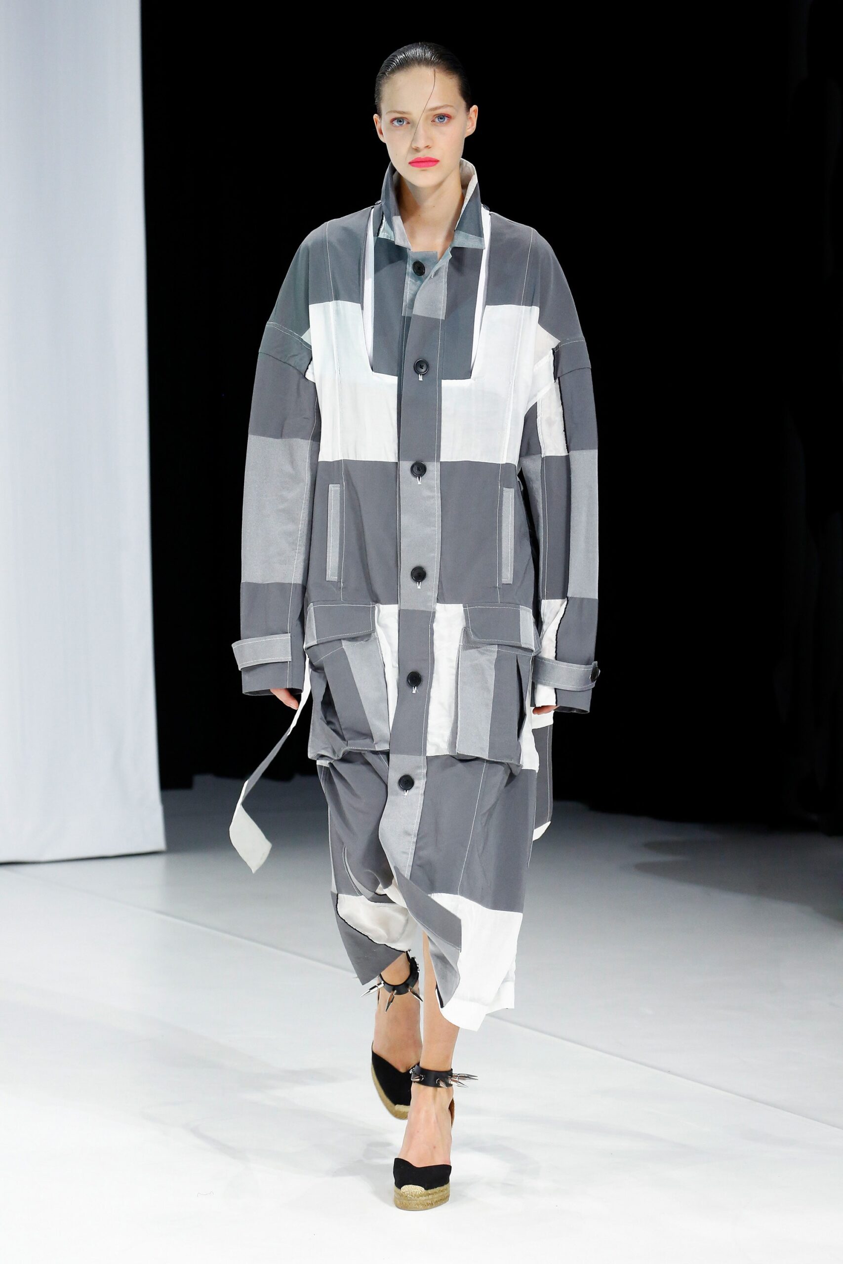 Chalayan S/S 19 Look 121