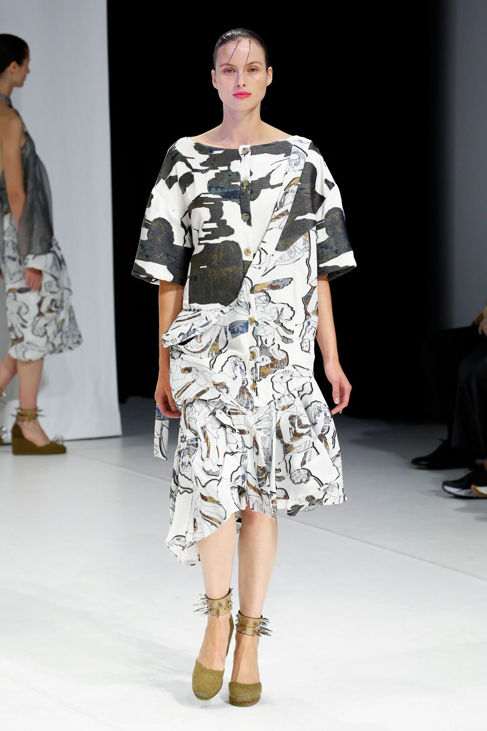 Chalayan S/S 19 Look 544