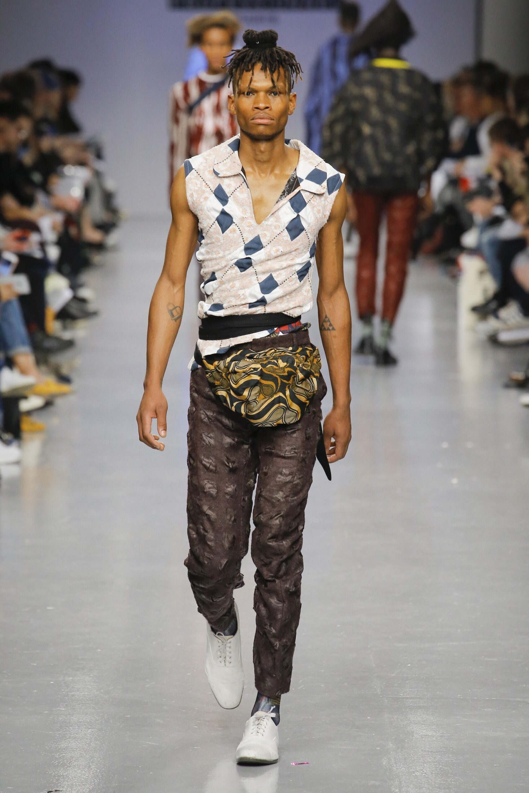 Central Saint Martins F/W 17 Look 108