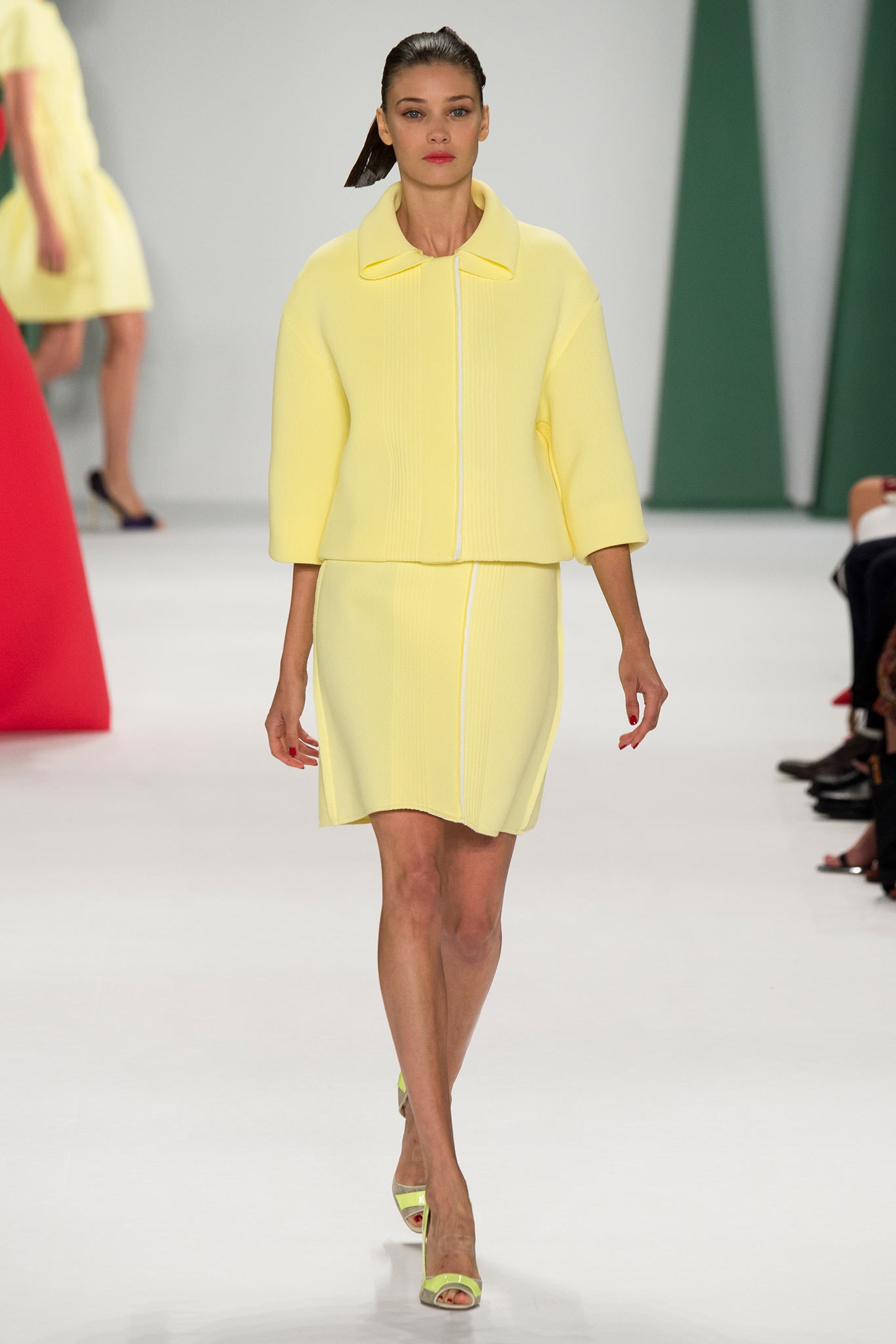 Carolina Herrera S/S 15 Look 85