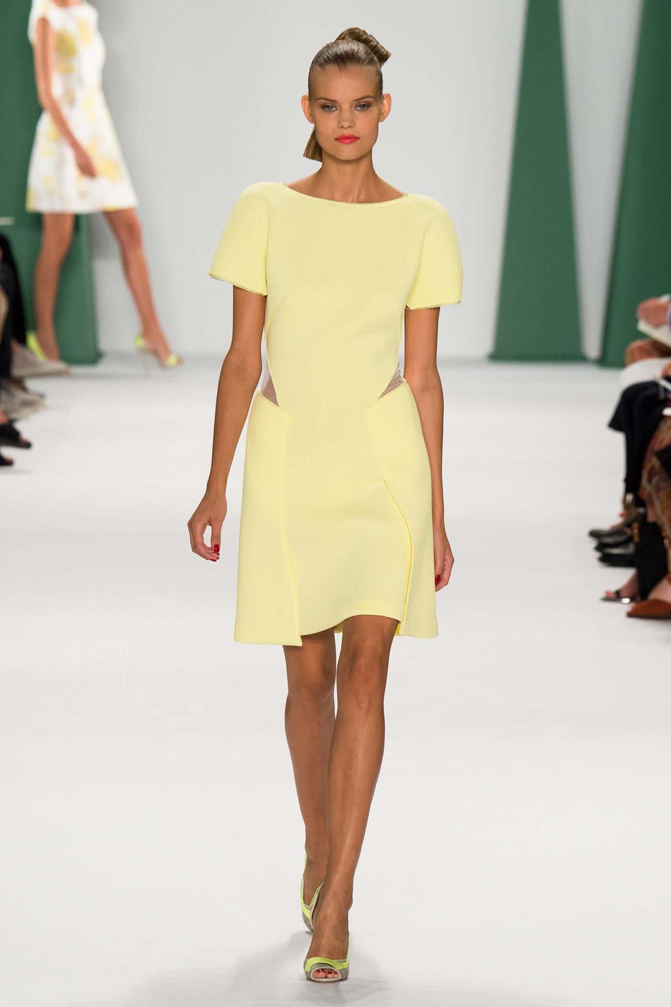Carolina Herrera S/S 15 Look 107