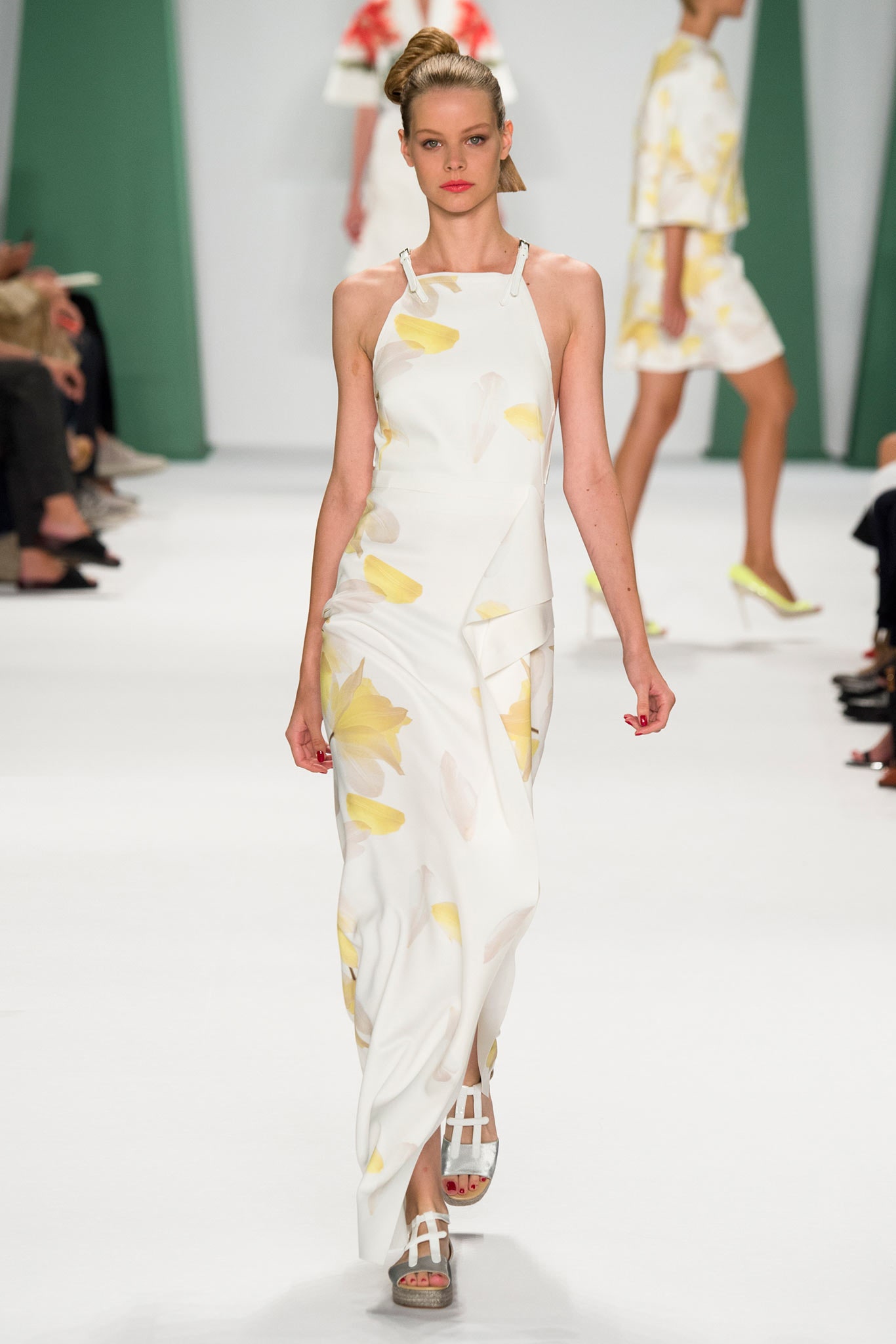 Carolina Herrera S/S 15 Look 123