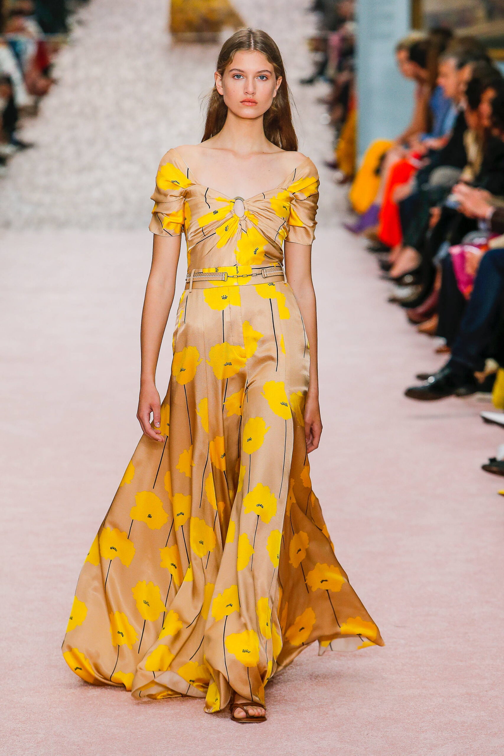 Carolina Herrera S/S 19 Look 511