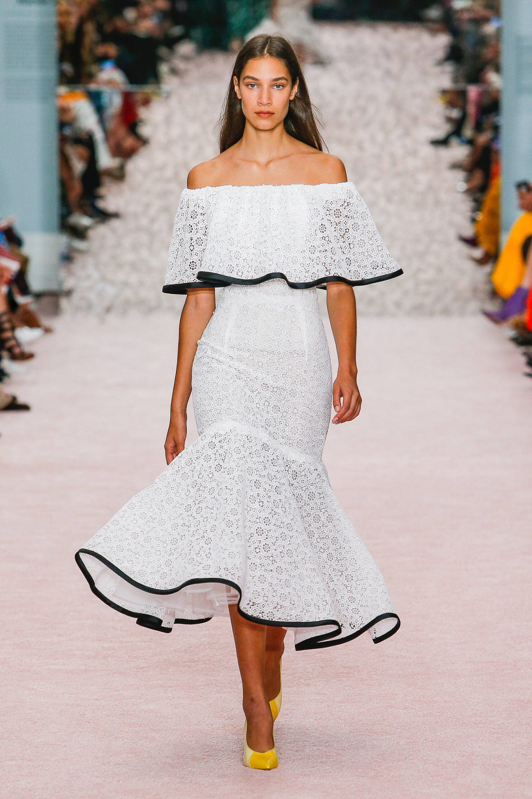Carolina Herrera S/S 19 Look 557