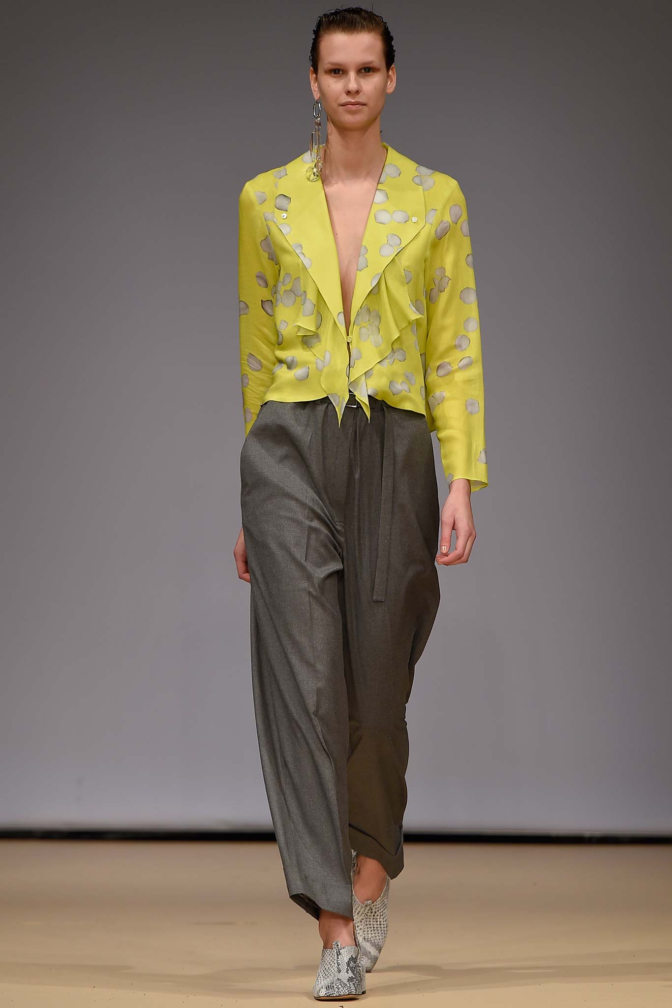 ruffled petal-print silk blouse