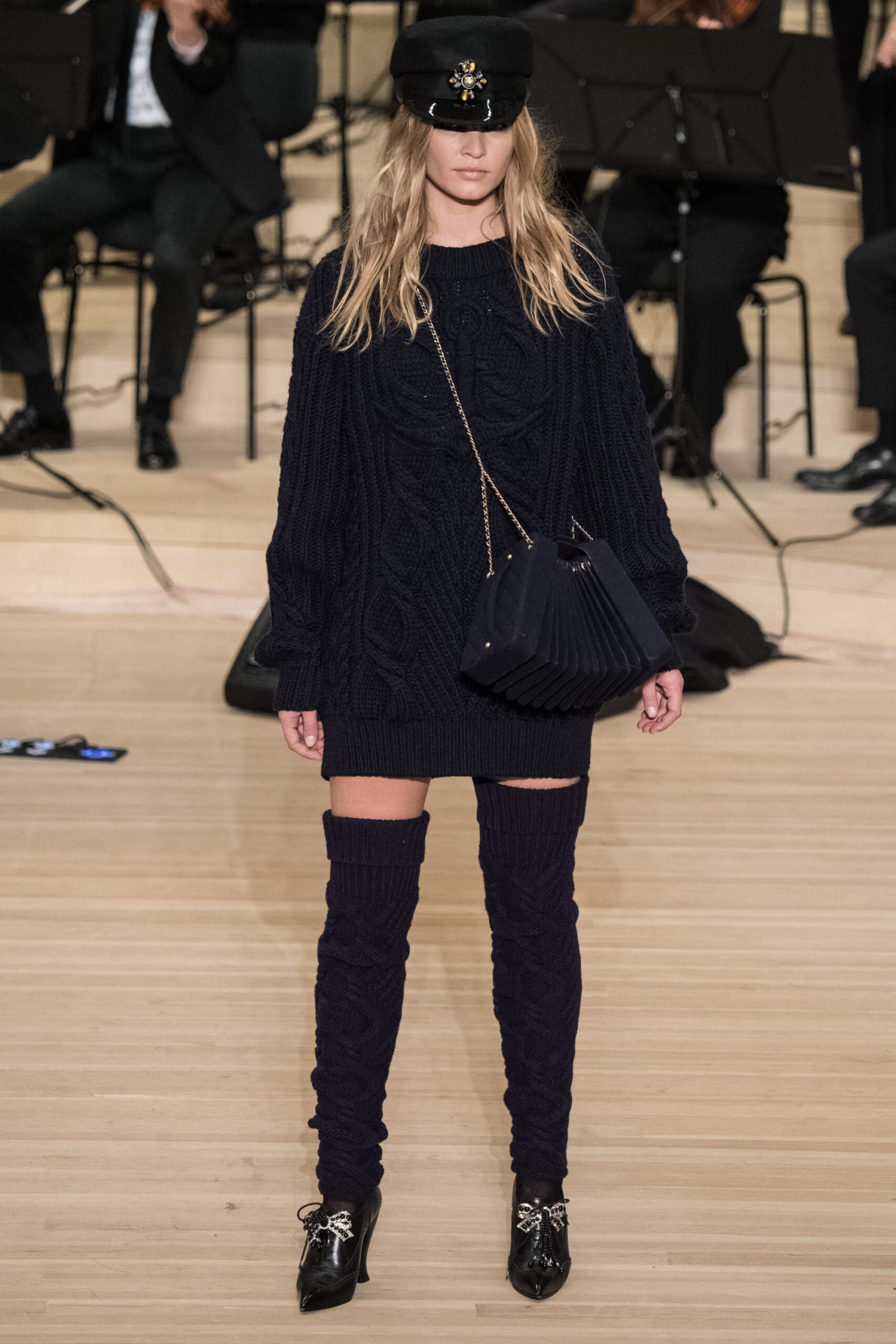 Chanel F/W 18 Look 9