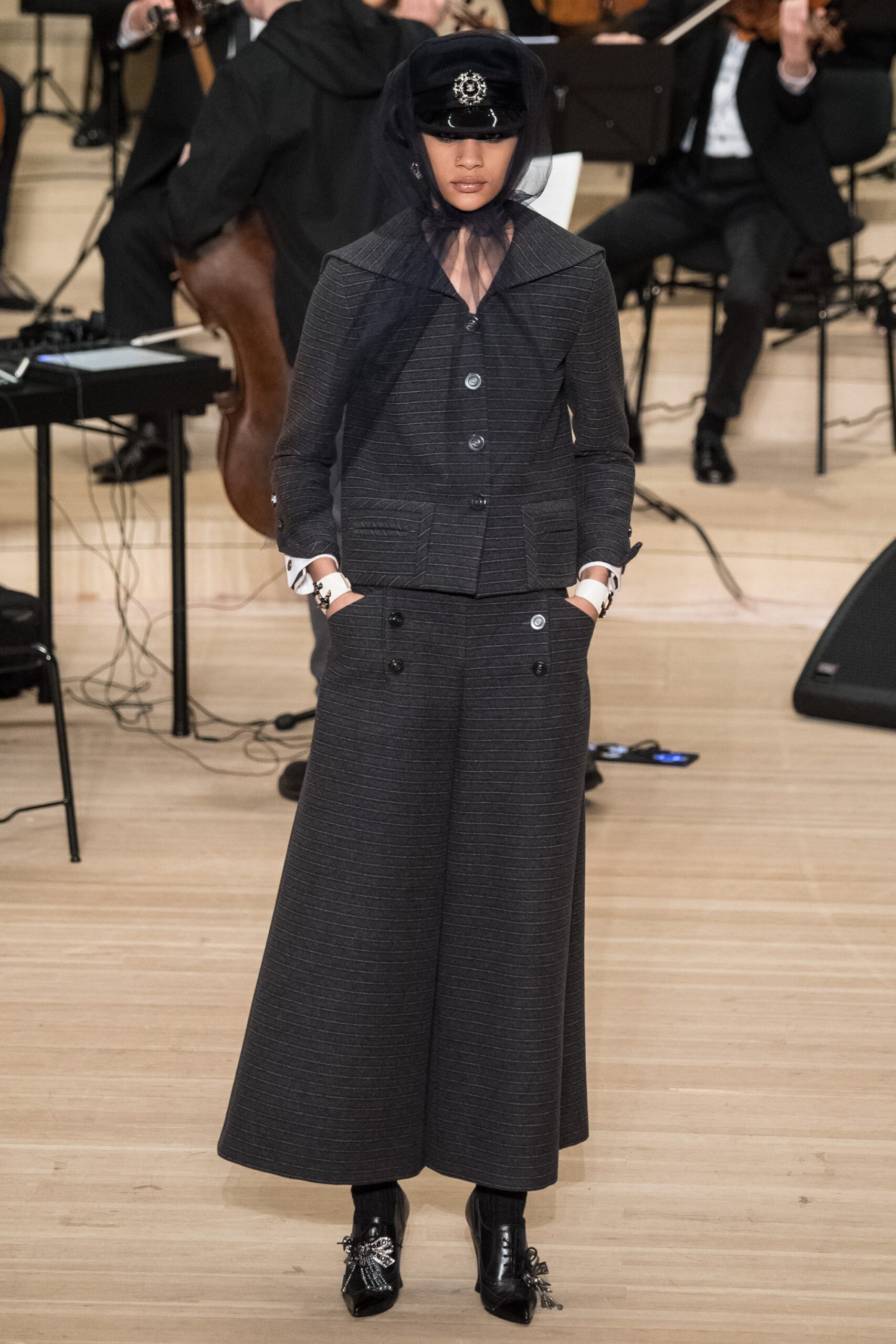 Chanel F/W 18 Look 147