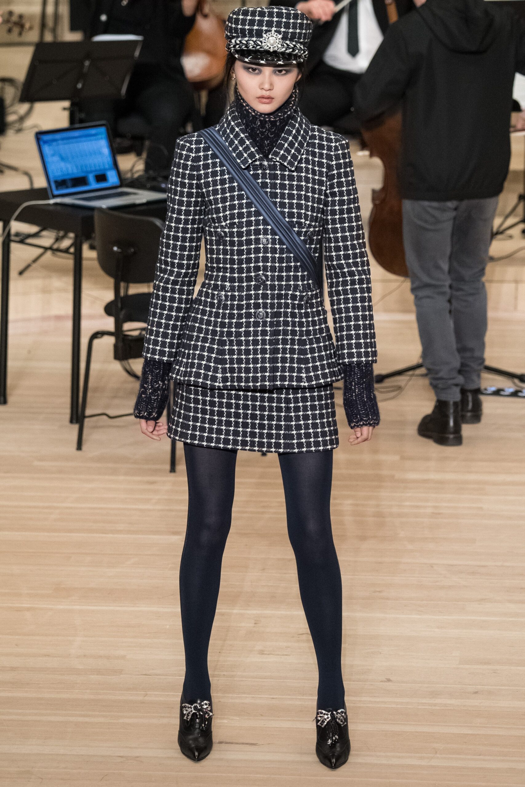Chanel F/W 18 Look 207