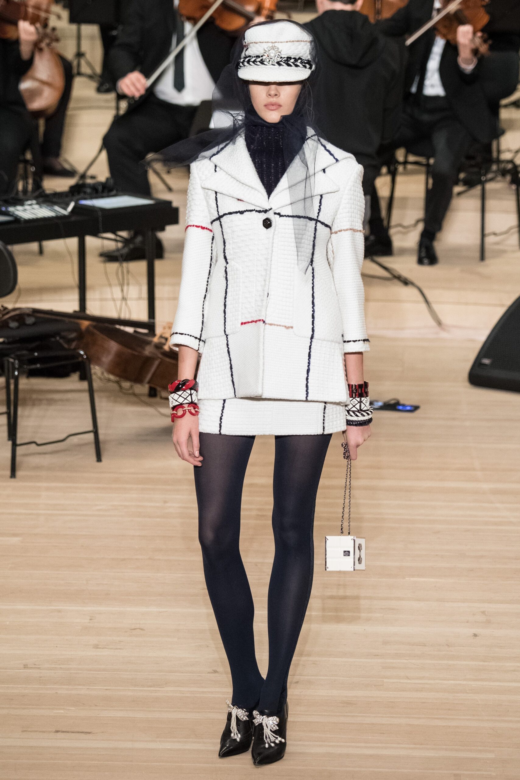 Chanel F/W 18 Look 248