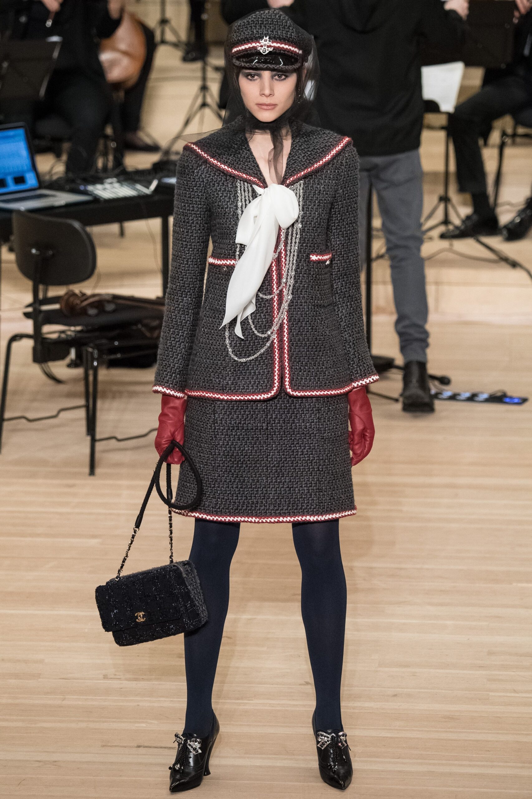Chanel F/W 18 Look 268