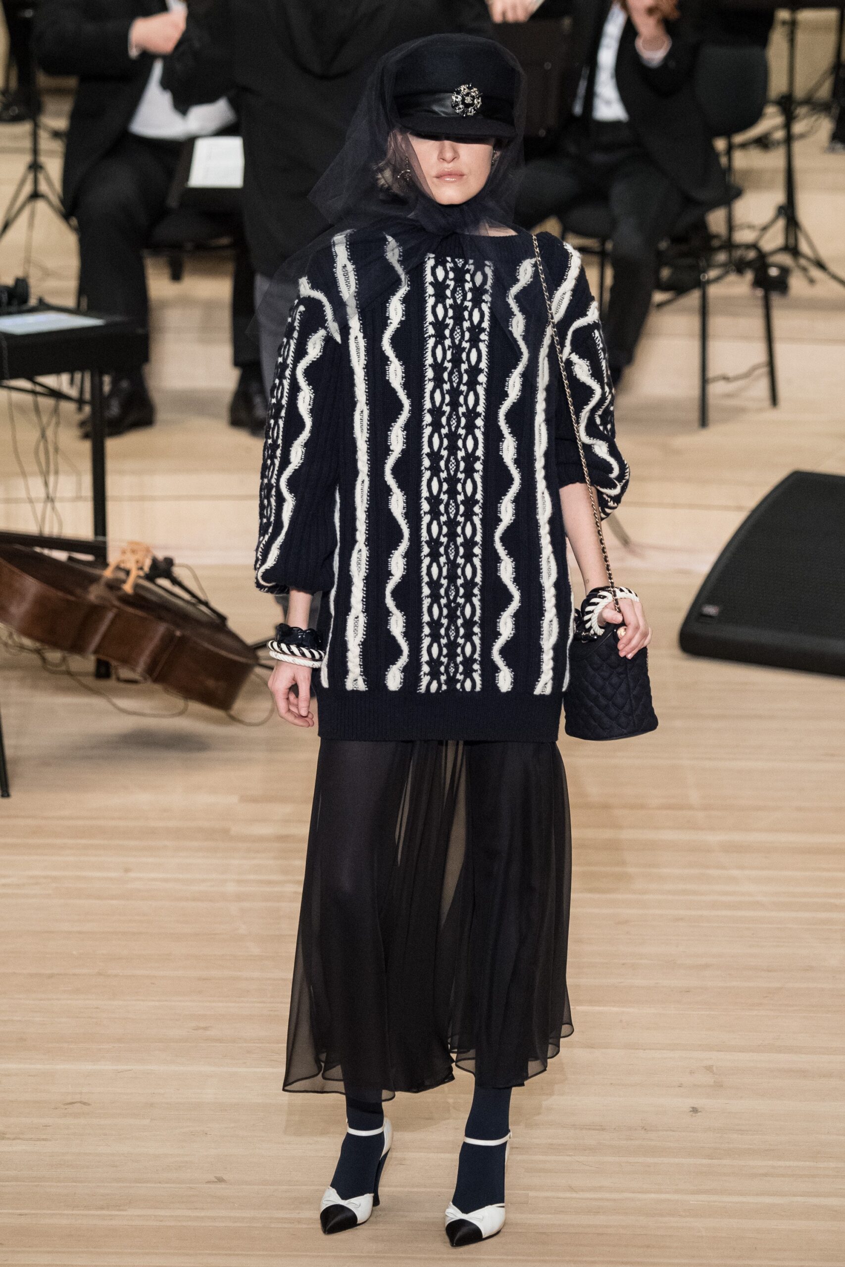 Chanel F/W 18 Look 337