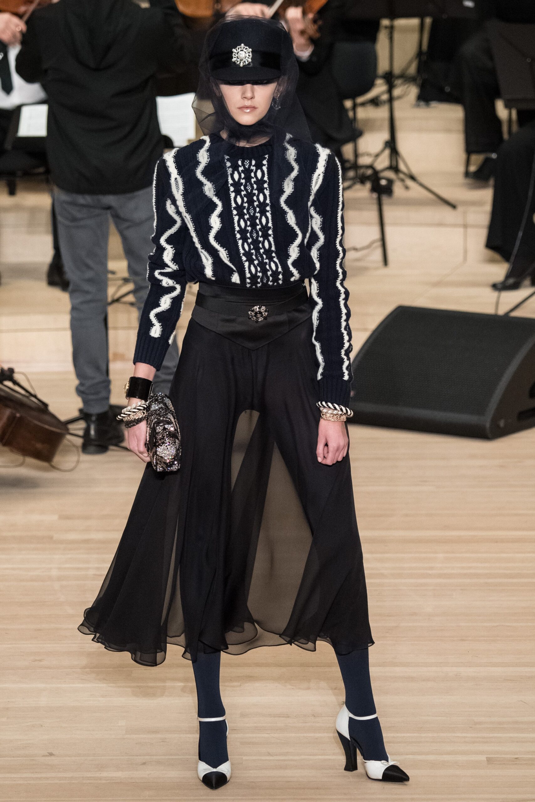 Chanel F/W 18 Look 341