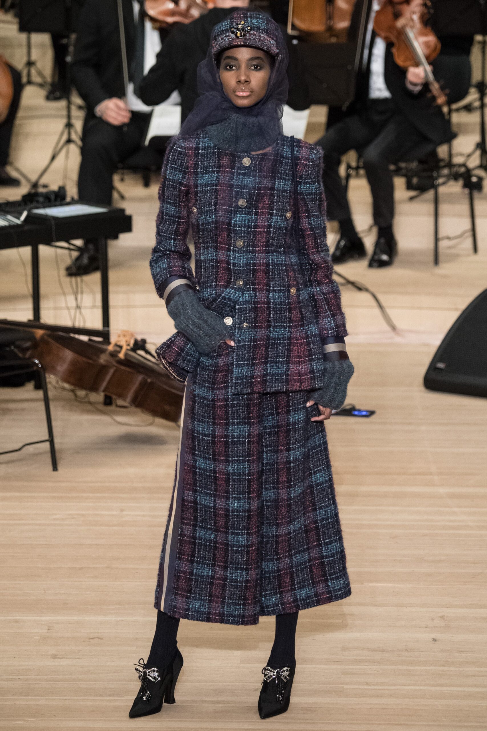Chanel F/W 18 Look 401