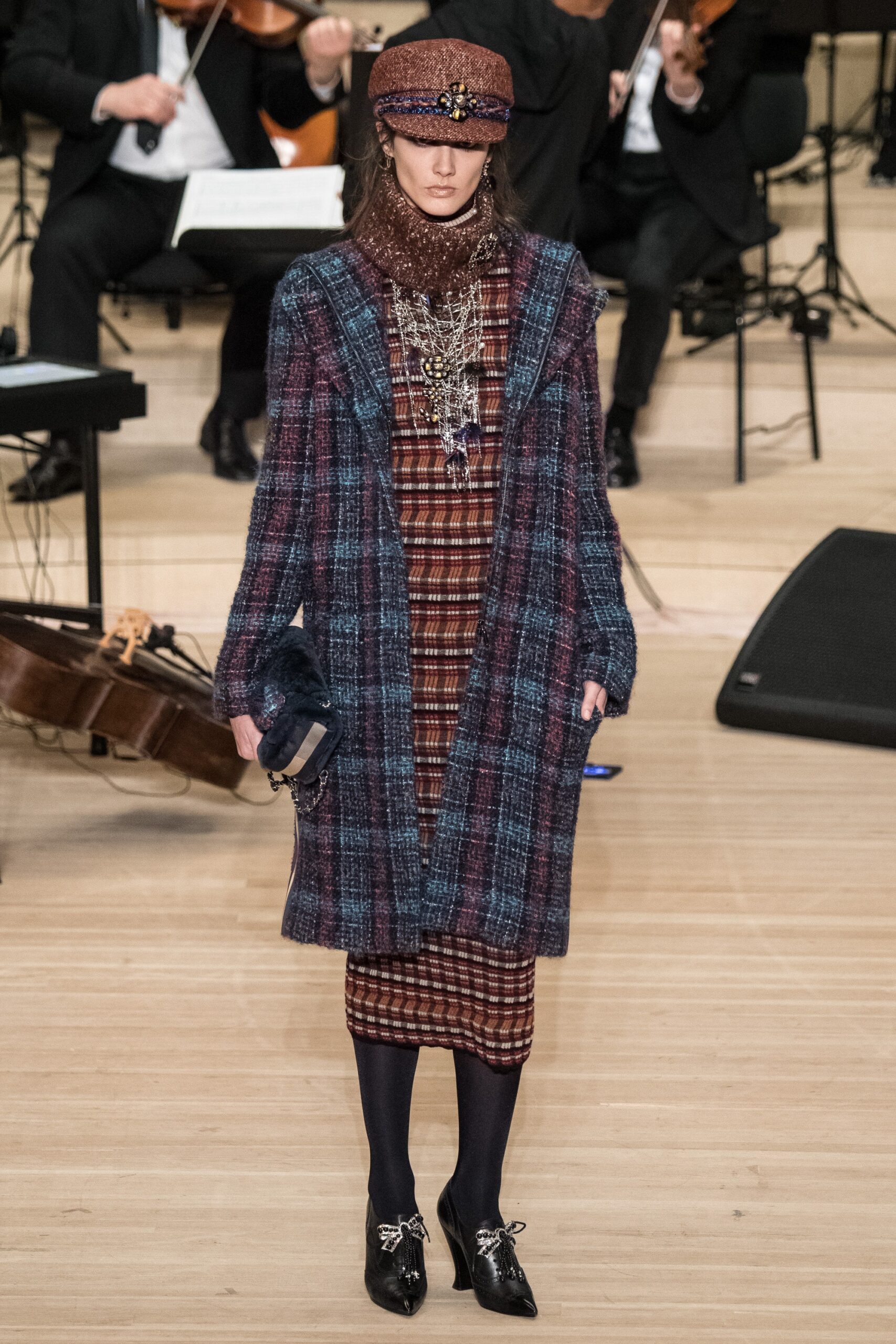 Chanel F/W 18 Look 404