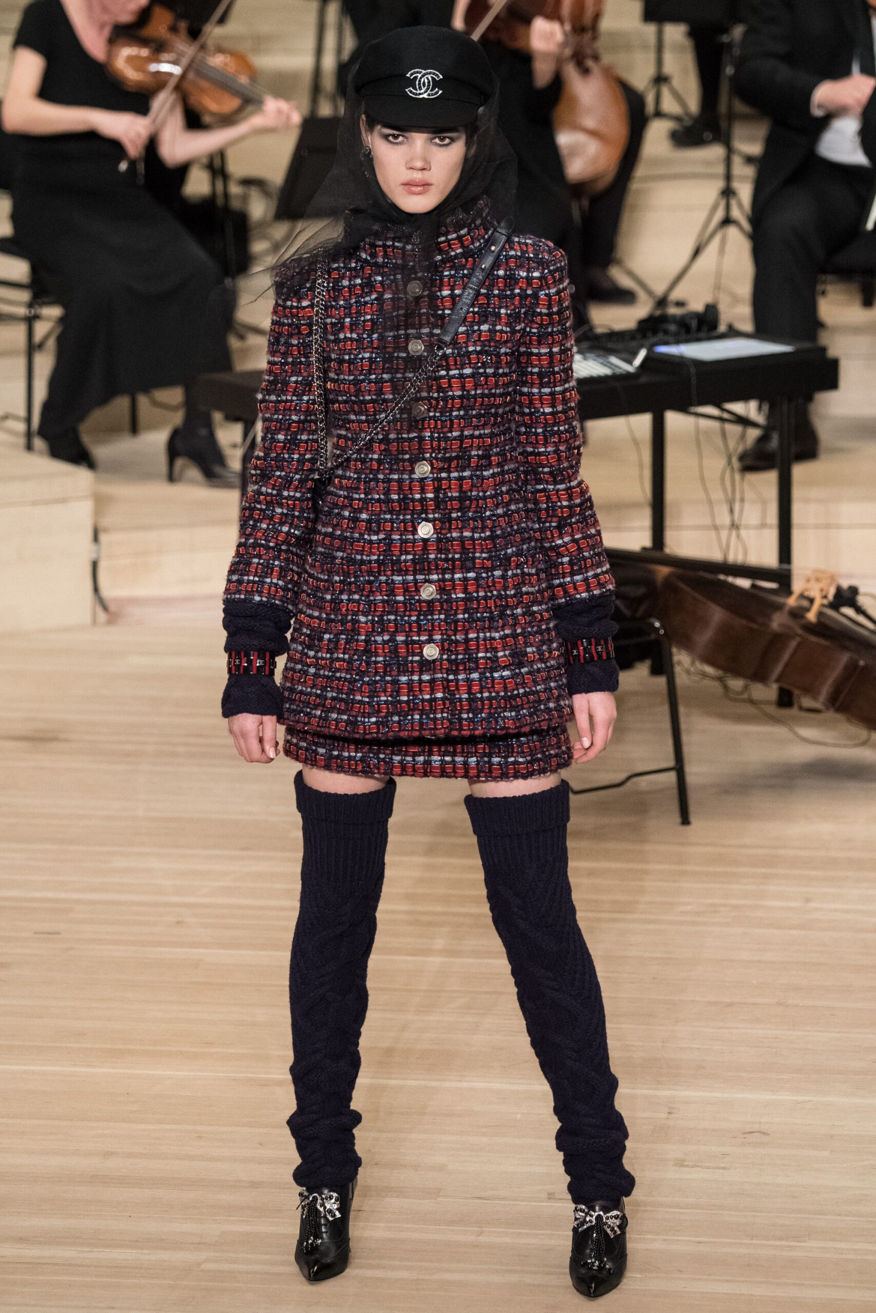 Chanel F/W 18 Look 524