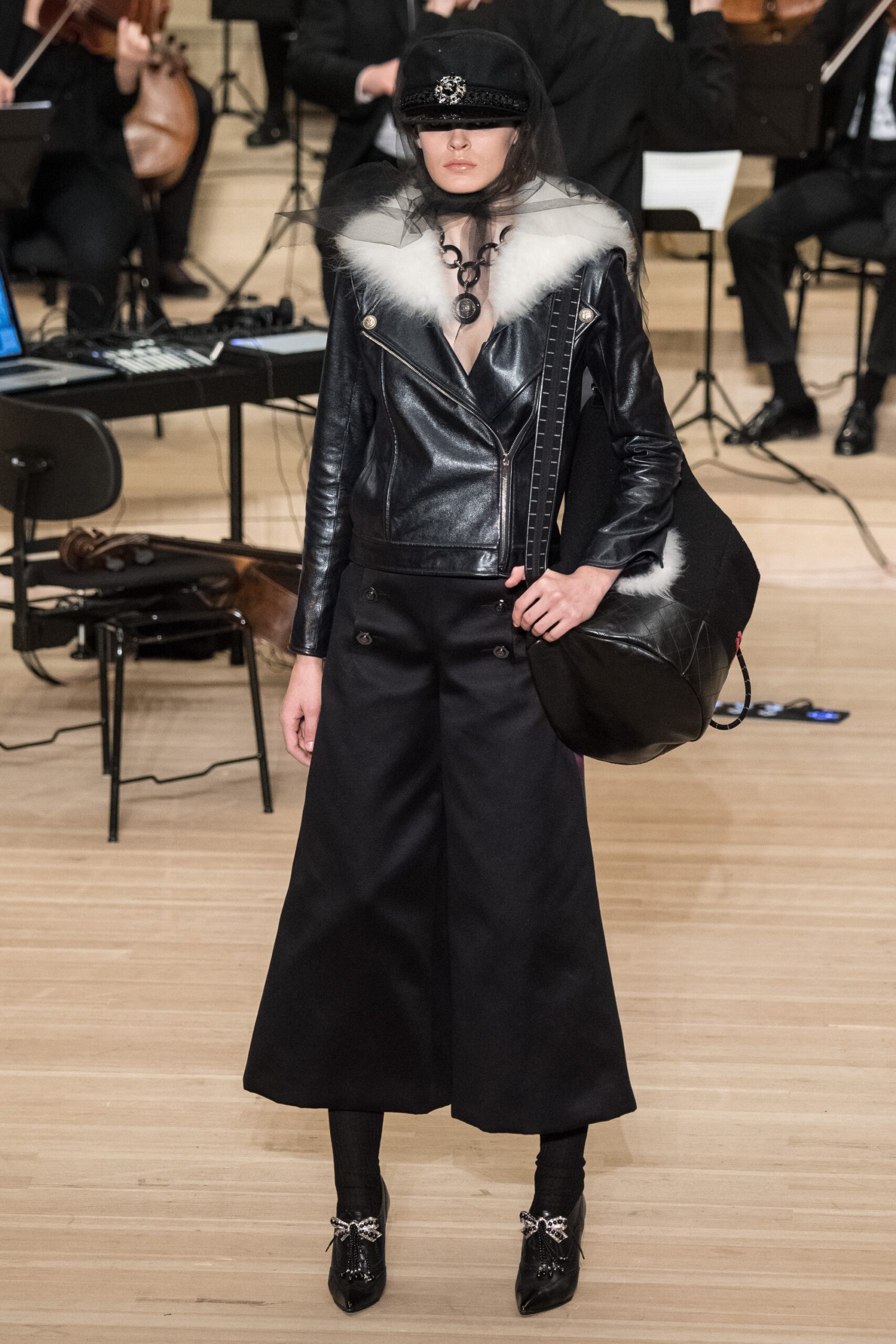 Chanel F/W 18 Look 568