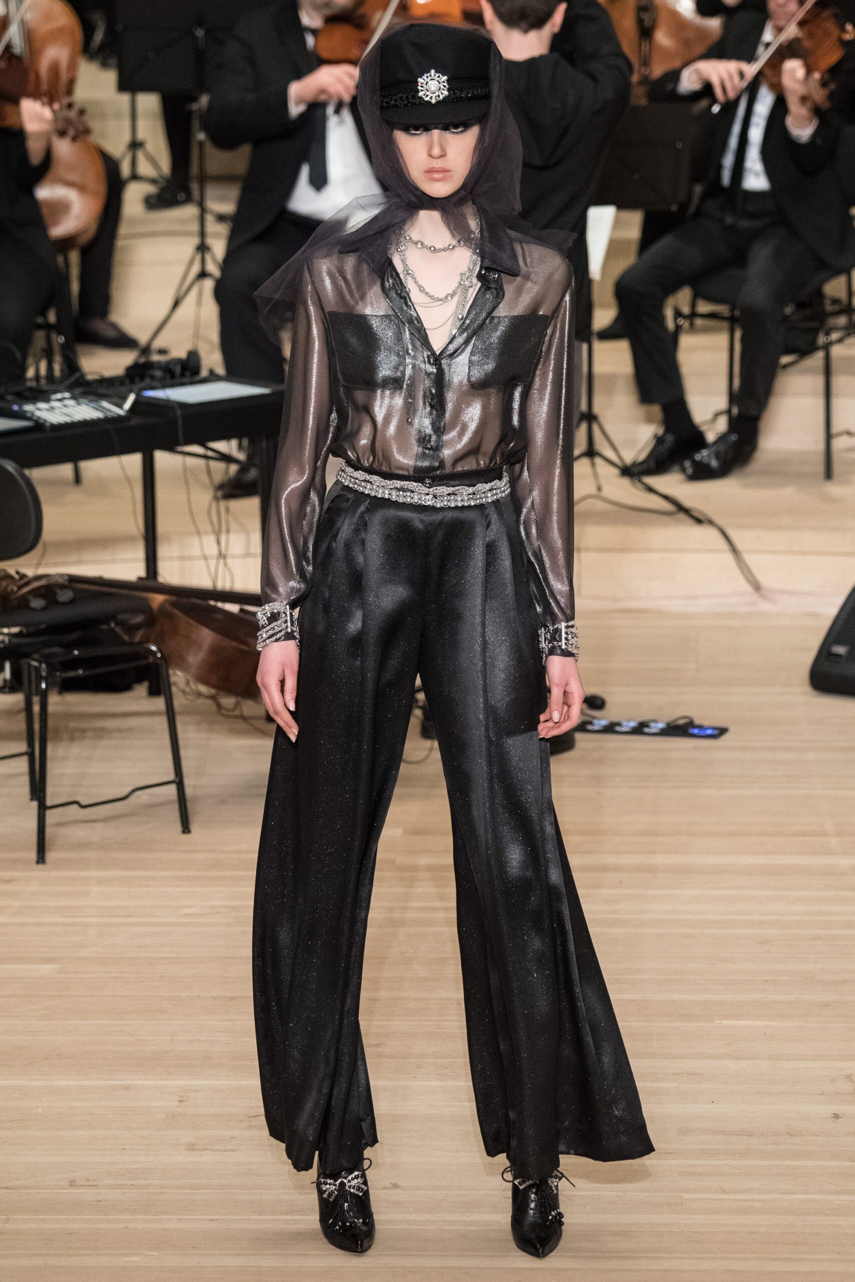 Chanel F/W 18 Look 632