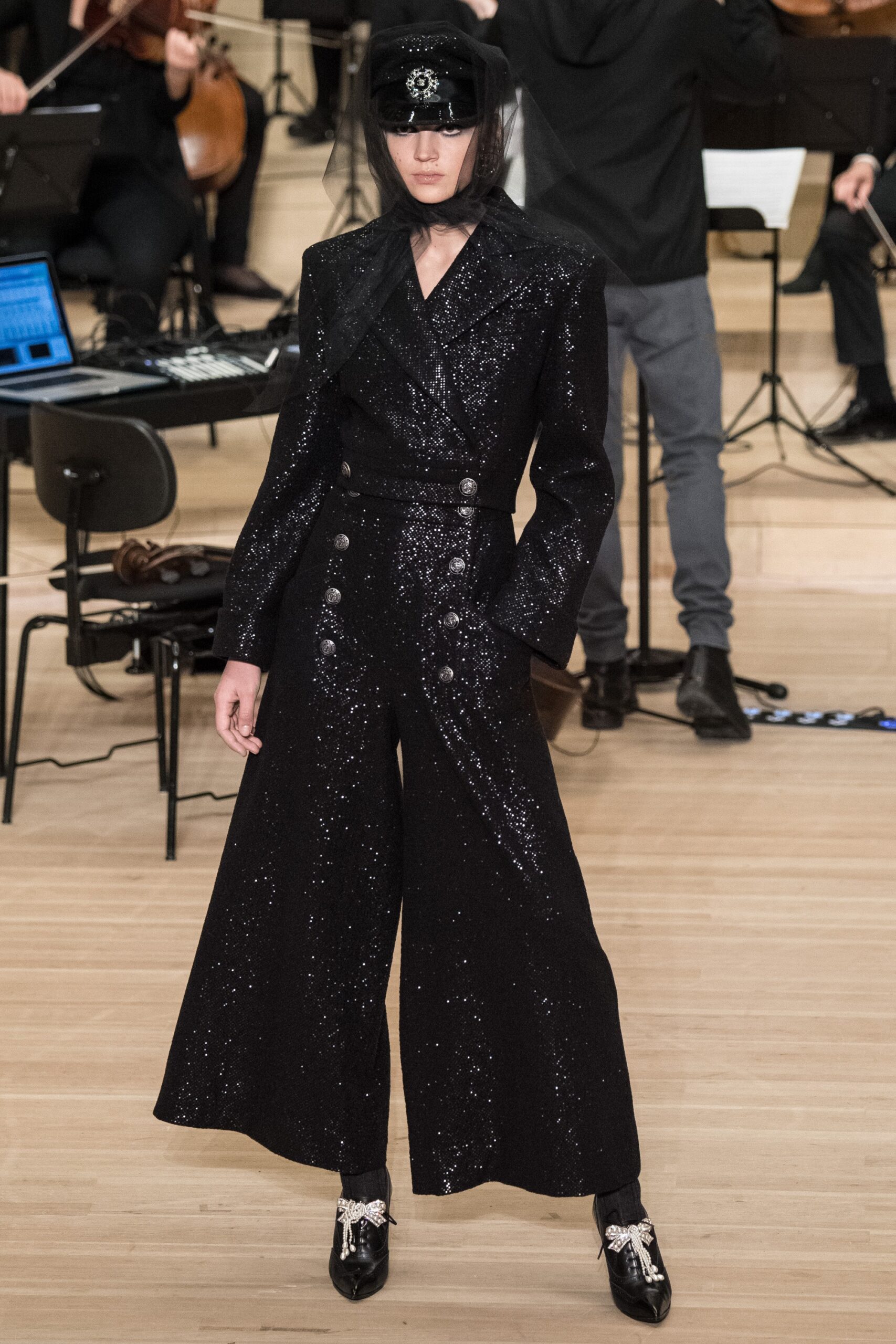 Chanel F/W 18 Look 635