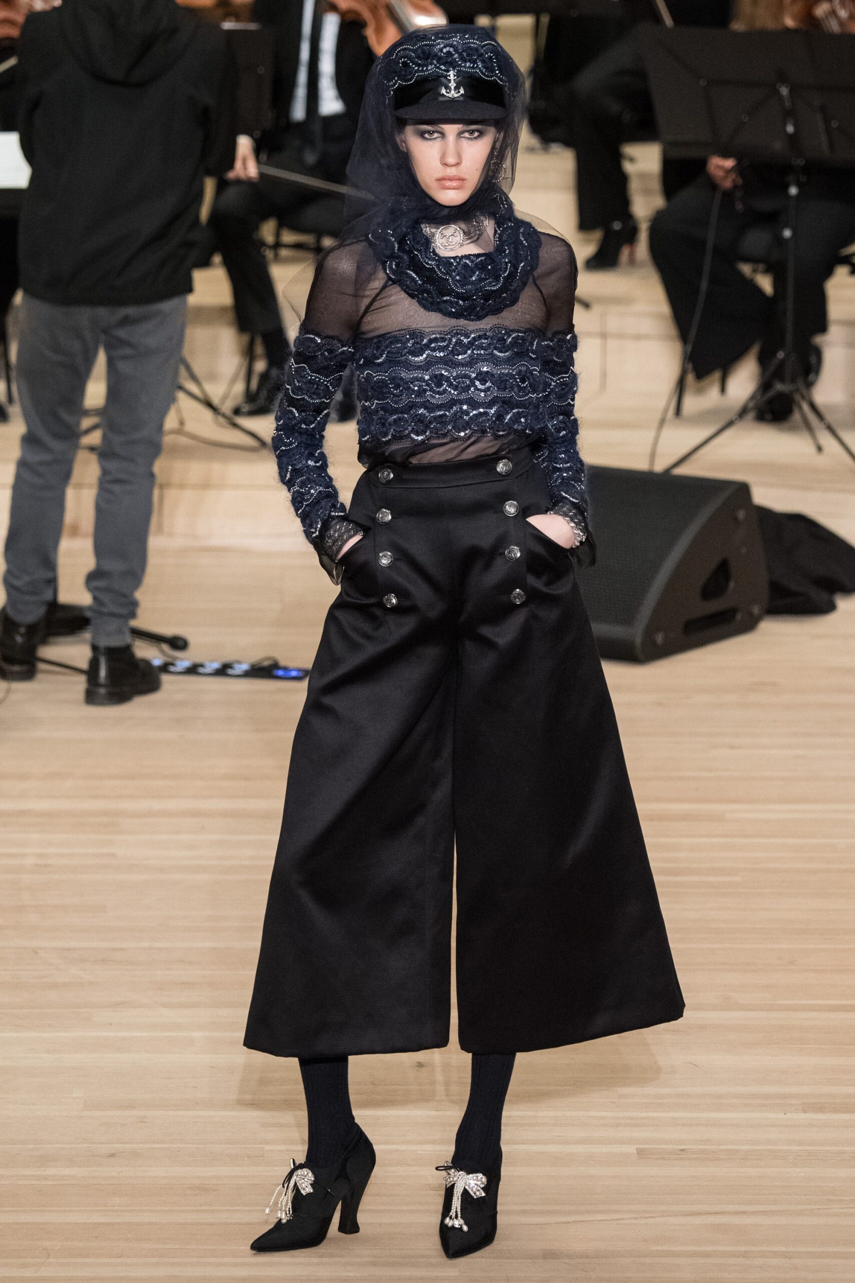 Chanel F/W 18 Look 734
