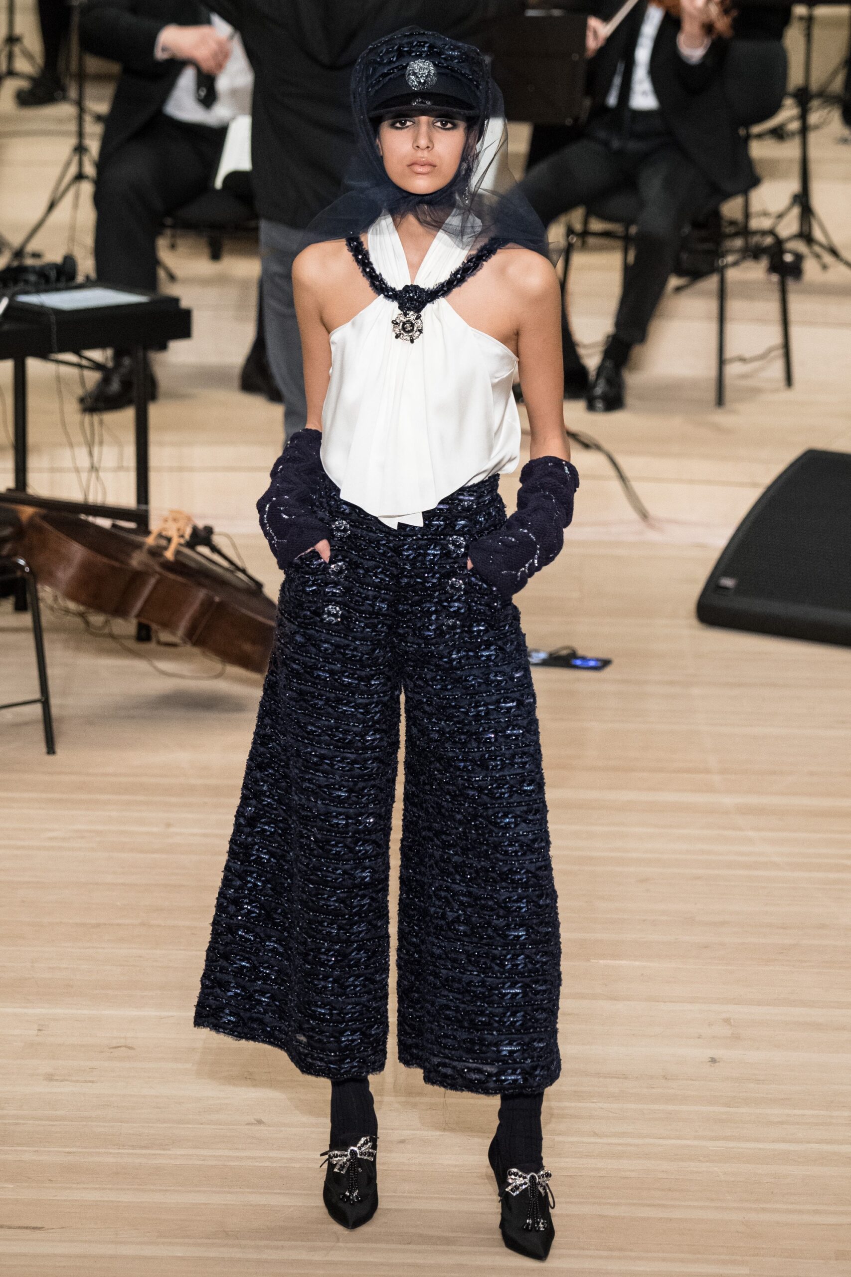 Chanel F/W 18 Look 752