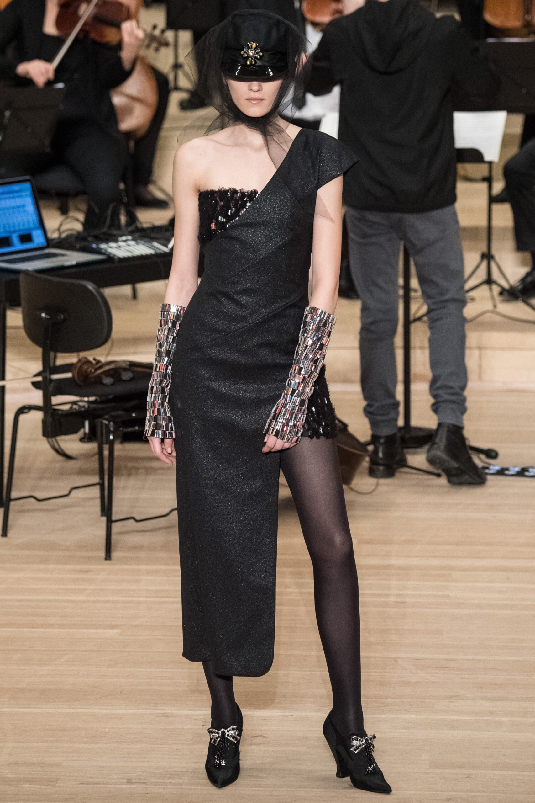 Chanel F/W 18 Look 813