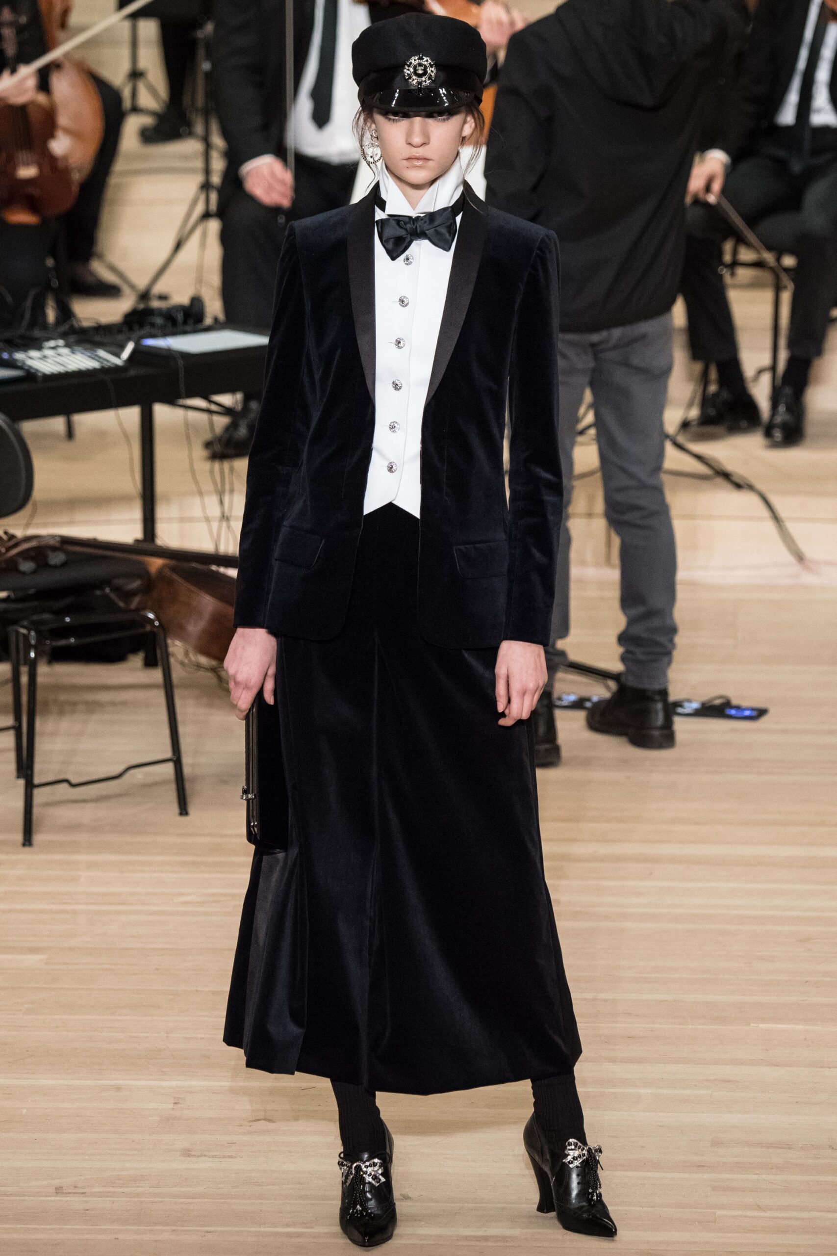 Chanel F/W 18 Look 829