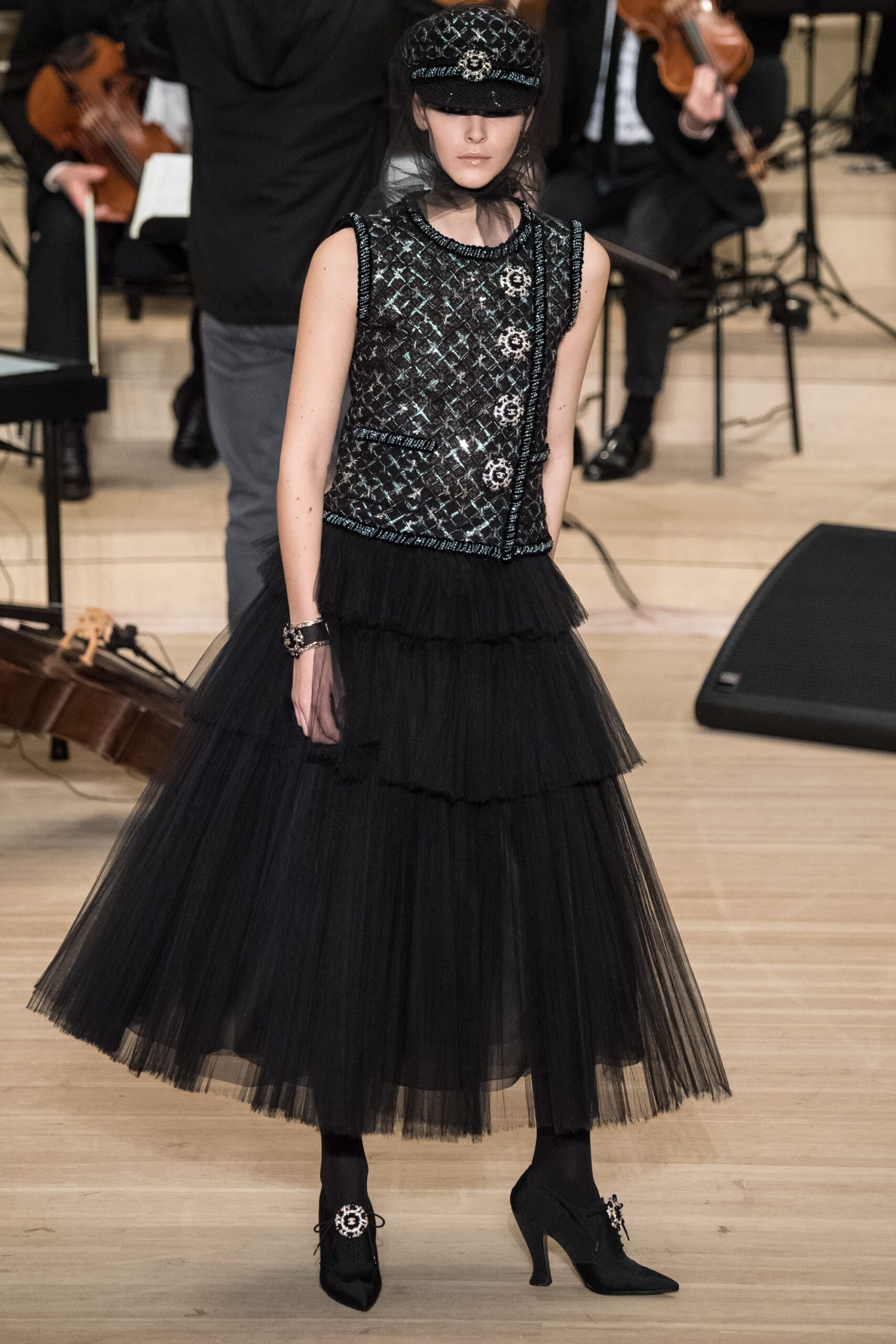 Chanel F/W 18 Look 901