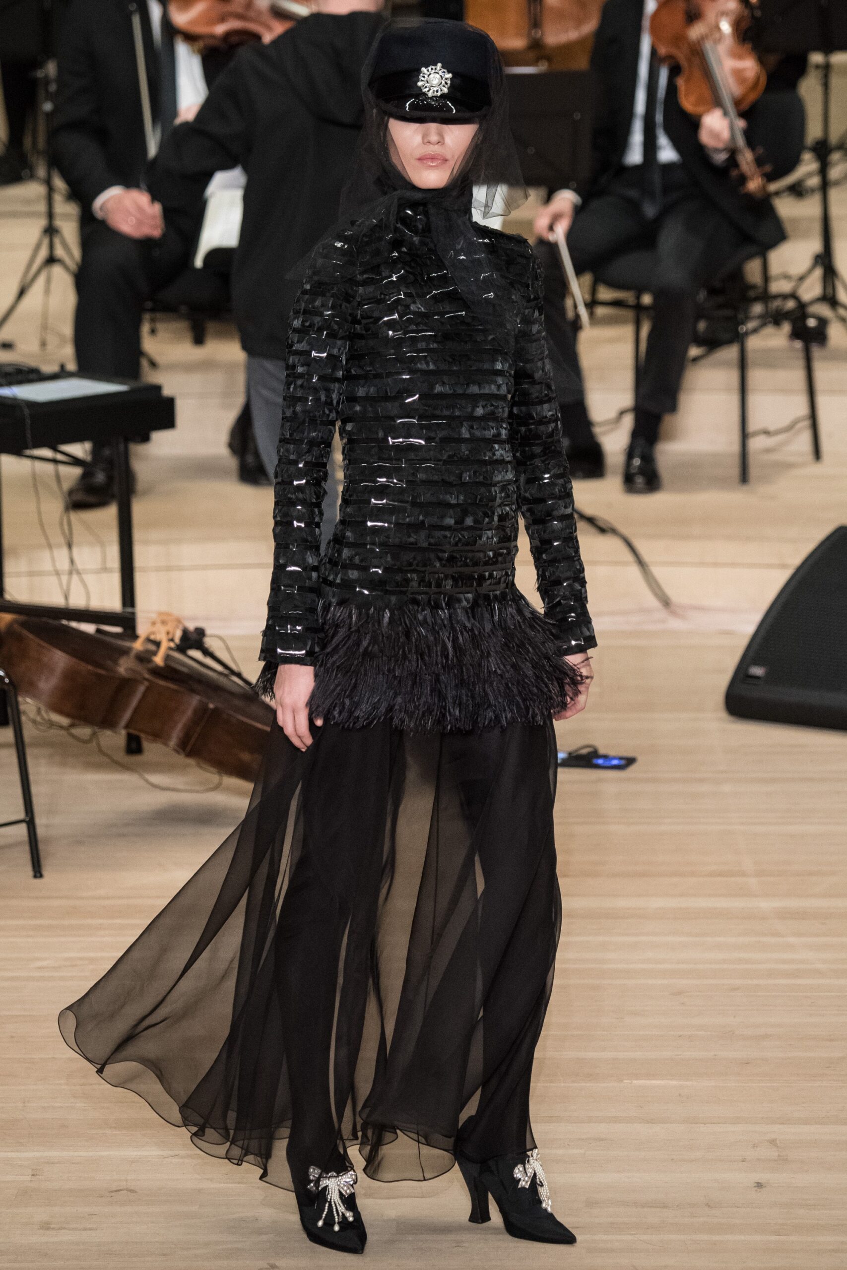 Chanel F/W 18 Look 1001