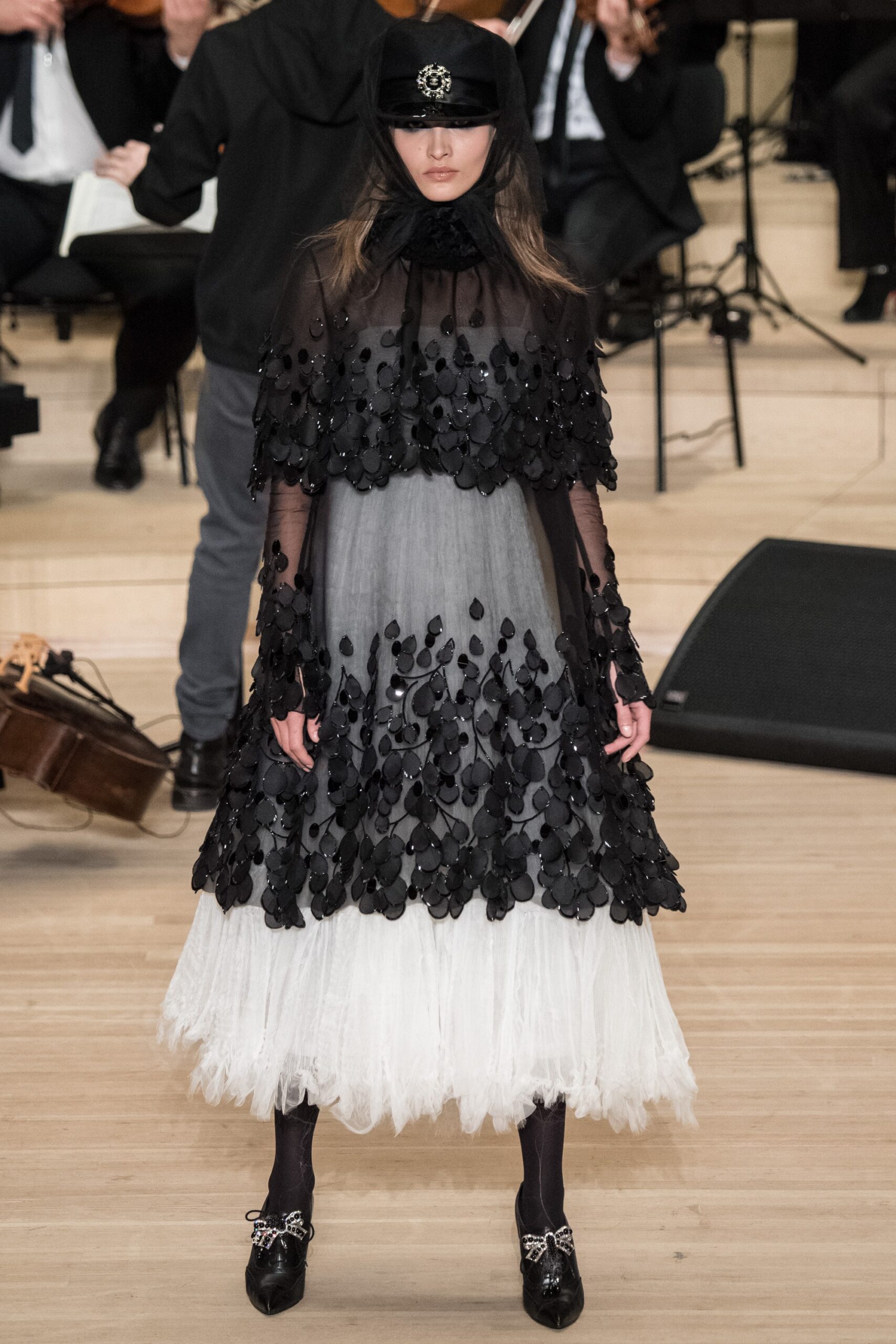 Chanel F/W 18 Look 1019