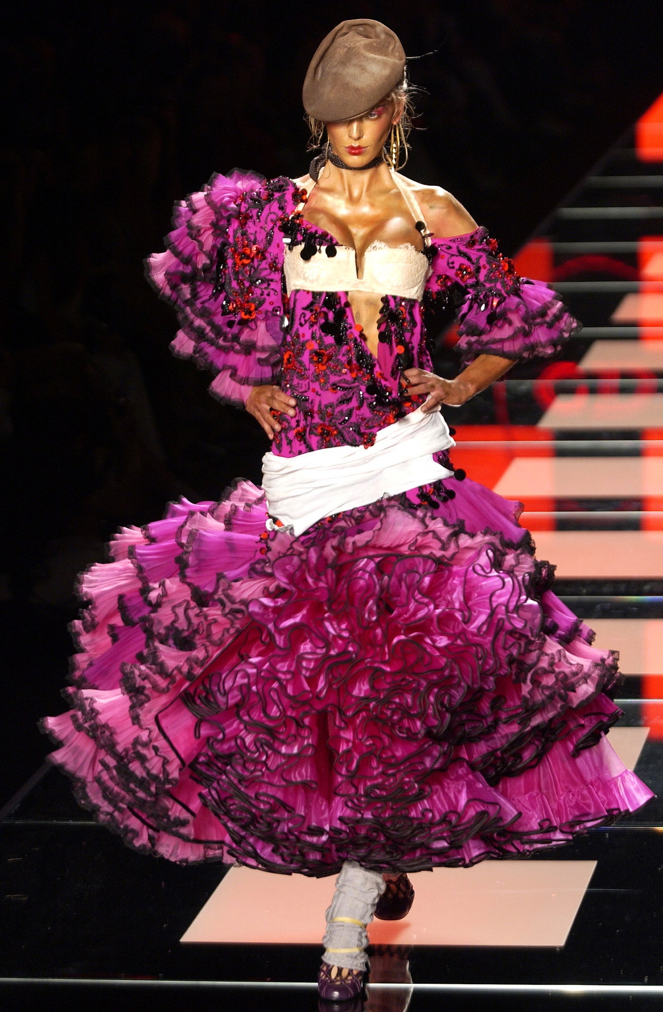 Christian Dior F/W 03 Couture Look 32