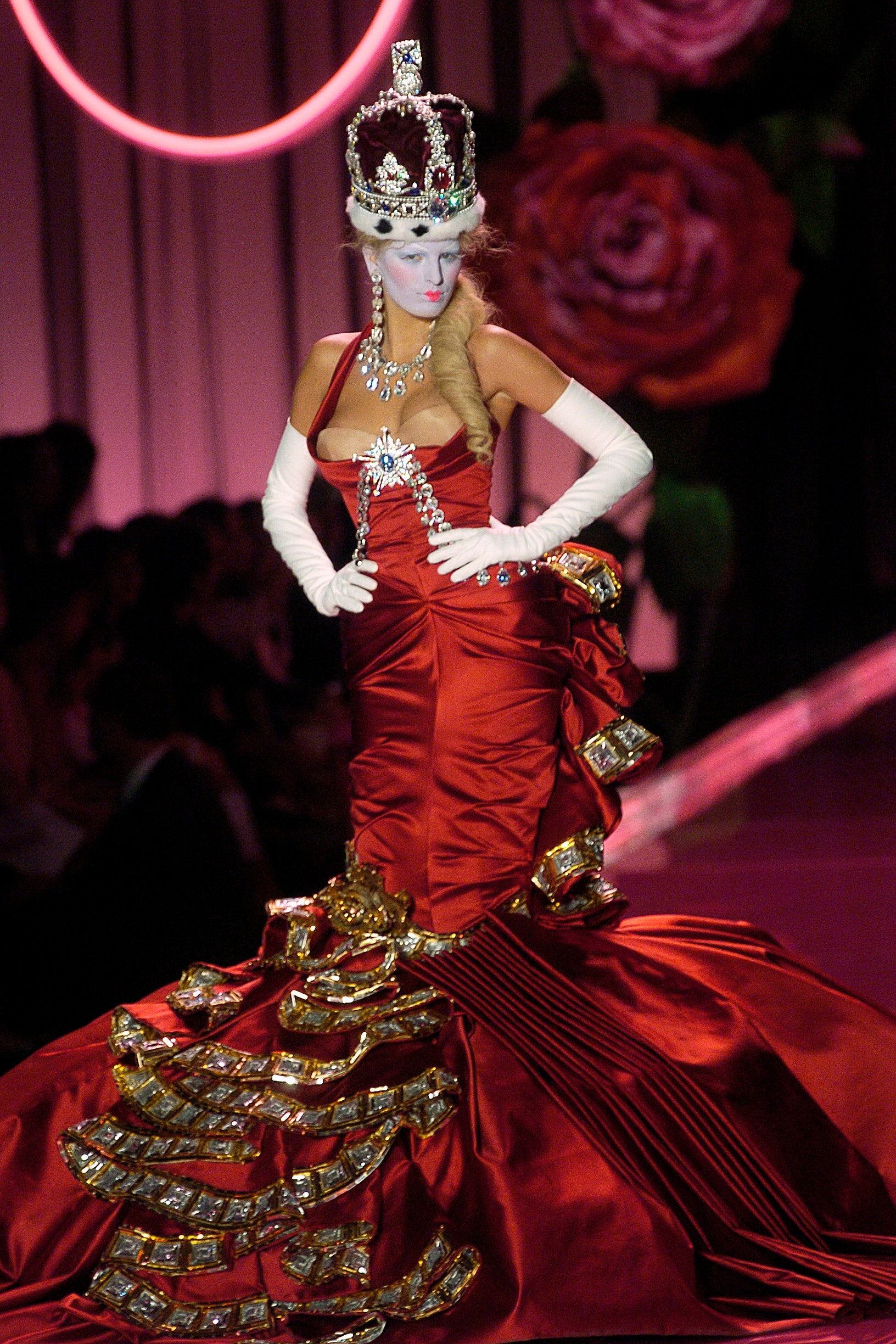 Christian Dior F/W 04 Couture Look 1