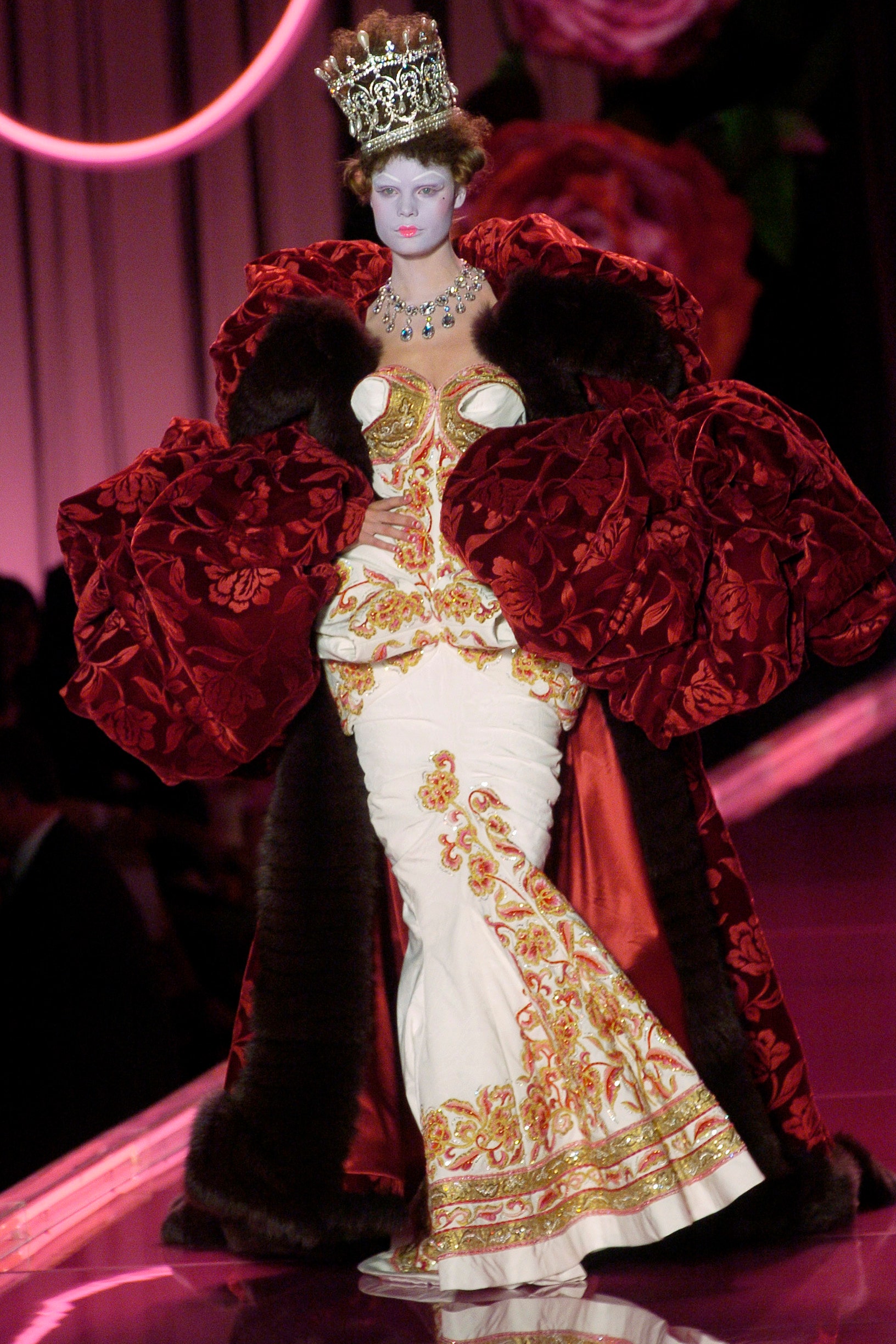Christian Dior F/W 04 Couture Look 8