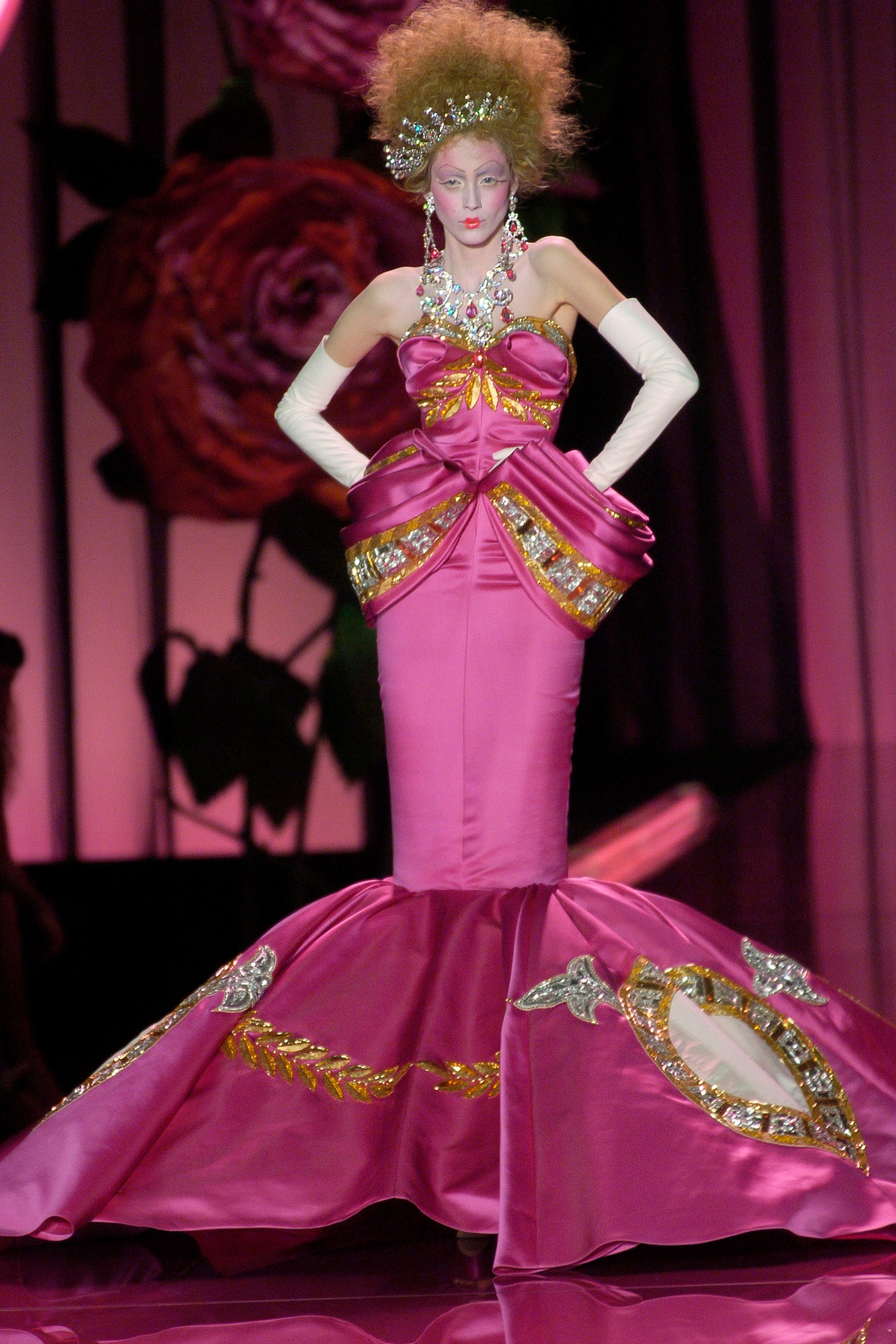 Christian Dior F/W 04 Couture Look 36