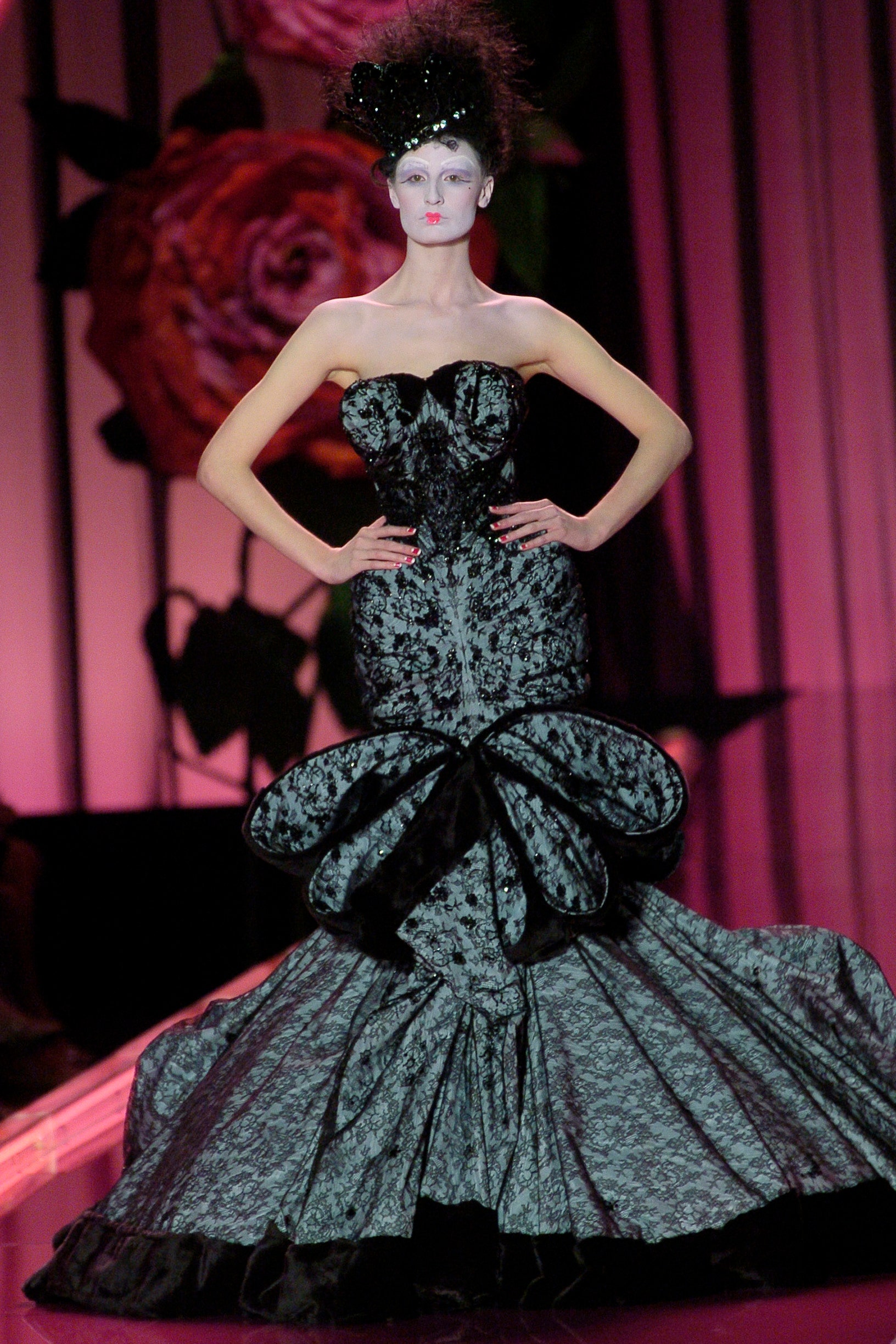 Christian Dior F/W 04 Couture Look 124