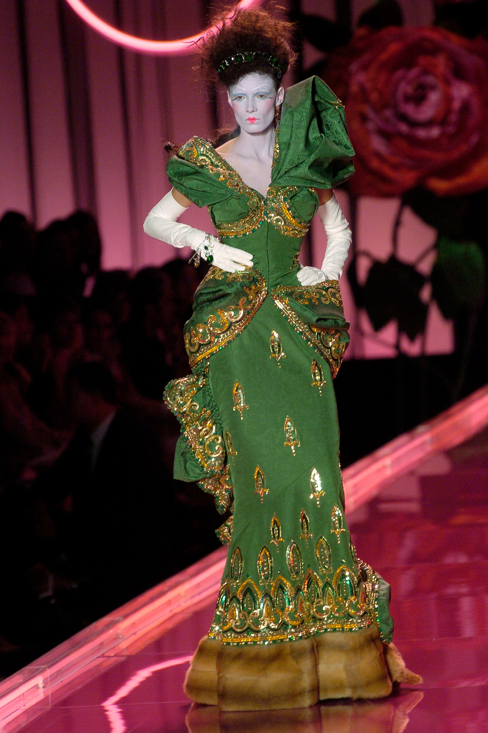 Christian Dior F/W 04 Couture Look 142