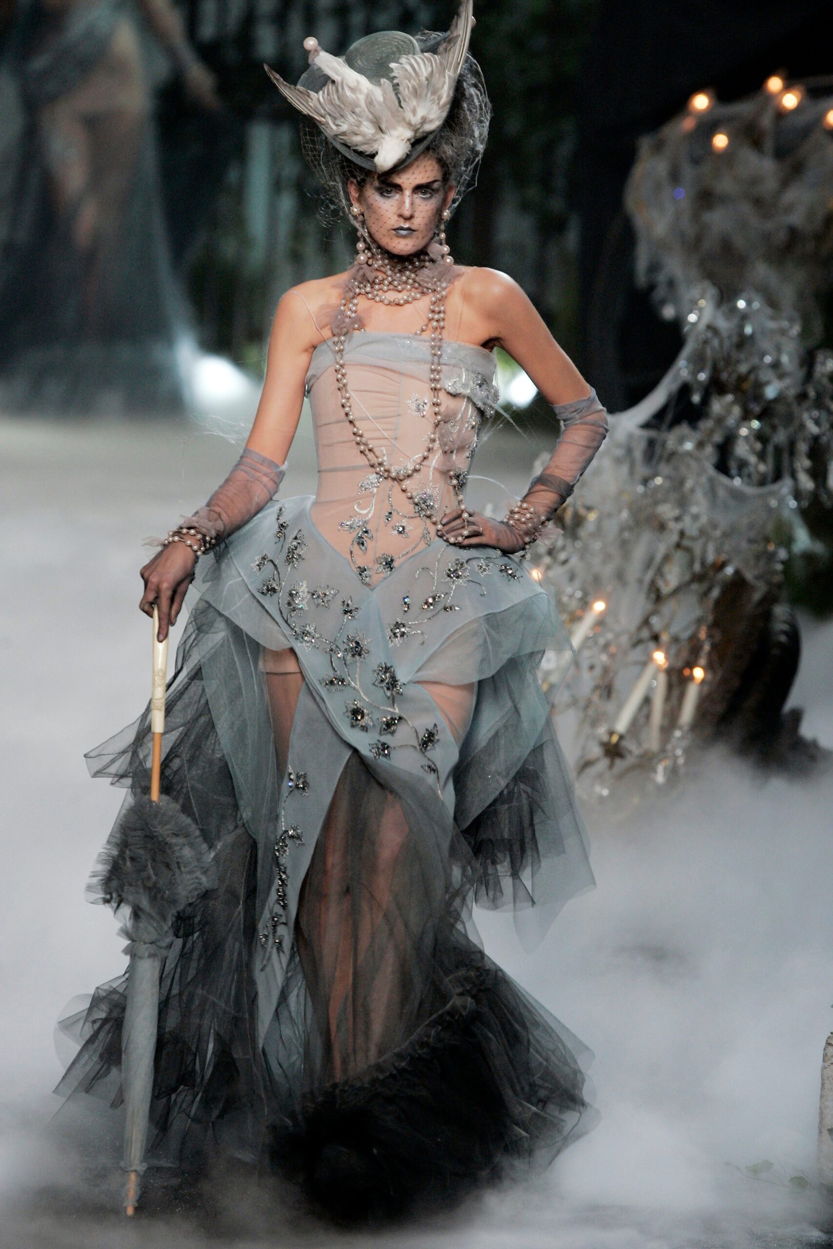 Christian Dior F/W 05 Couture Look 27