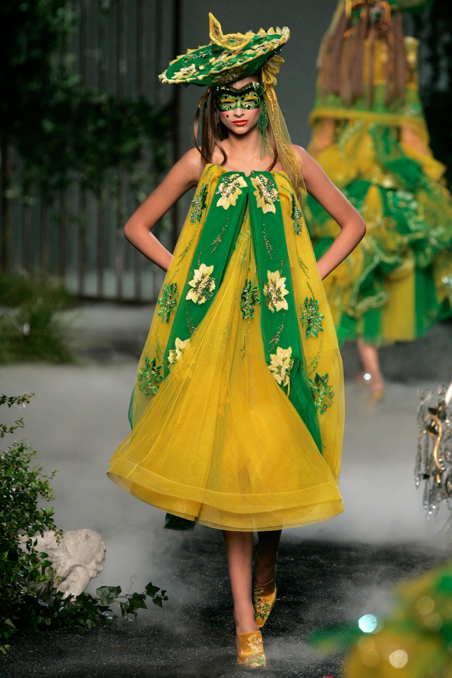 Christian Dior F/W 05 Couture Look 621