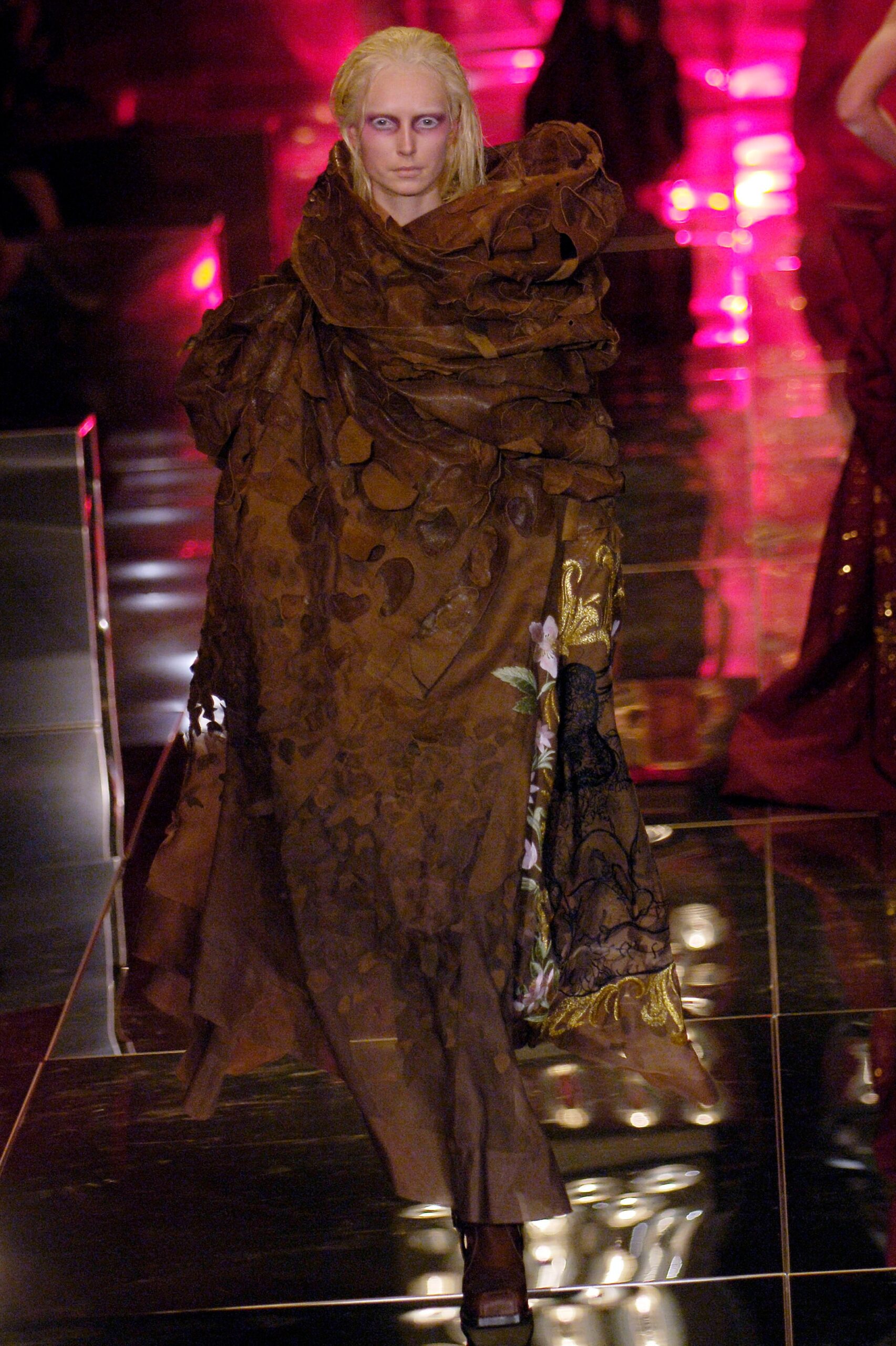Christian Dior S/S 06 Couture Look 33