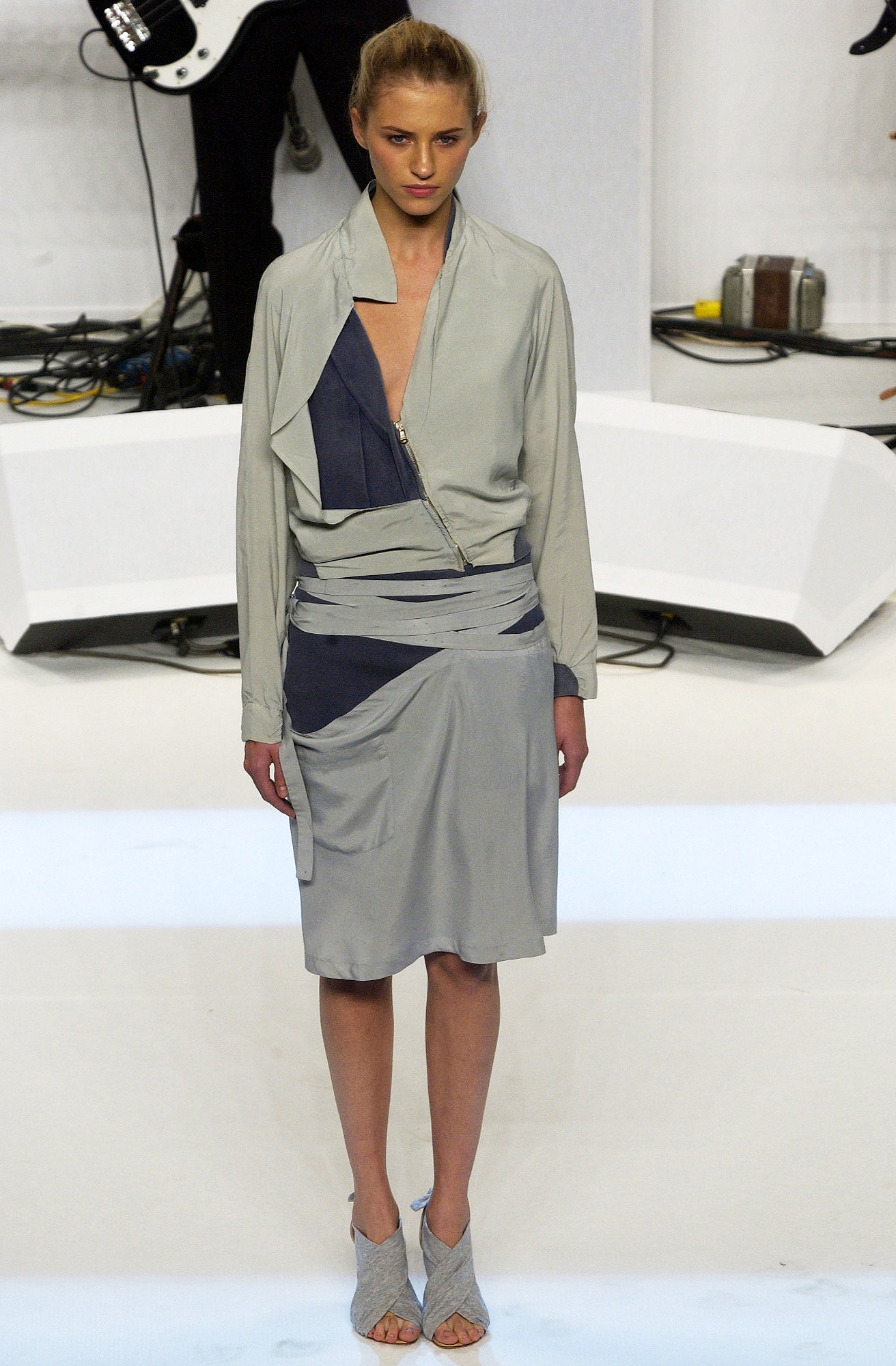 Chalayan S/S 03 Look 81