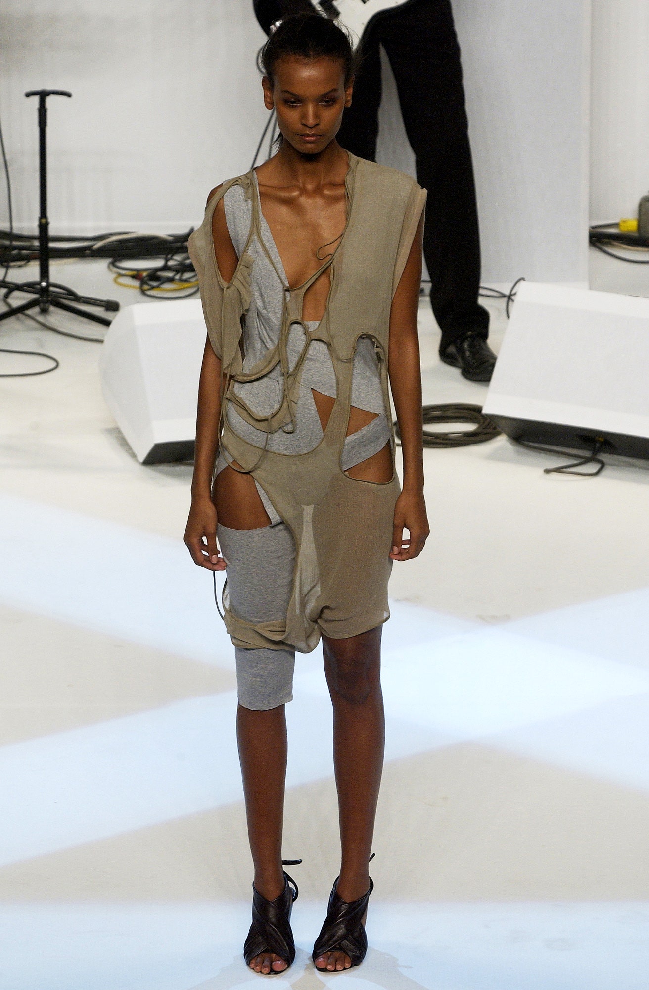 Chalayan S/S 03 Look 106