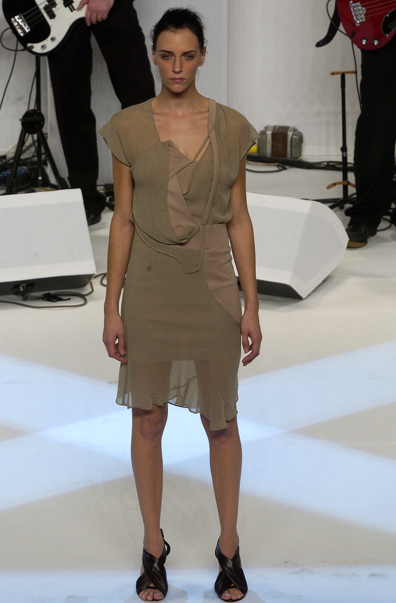 Chalayan S/S 03 Look 117