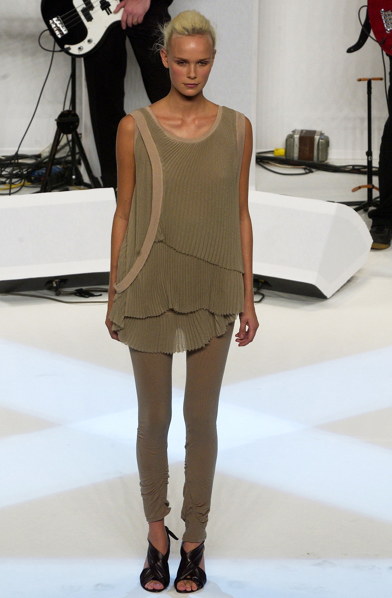 Chalayan S/S 03 Look 122