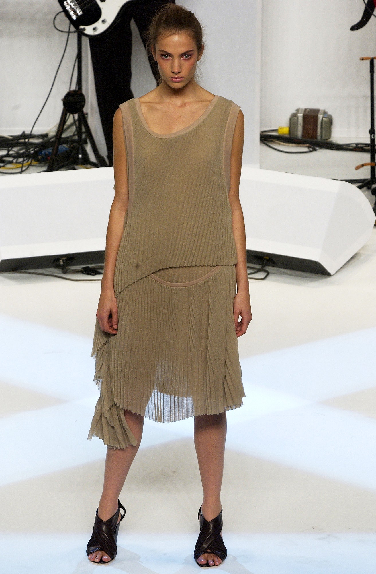 Chalayan S/S 03 Look 127