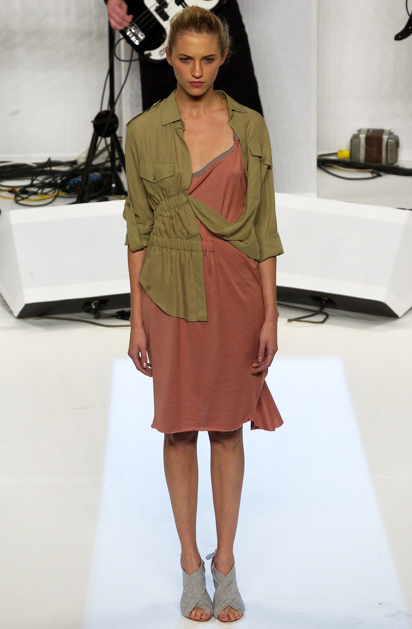 Chalayan S/S 03 Look 137