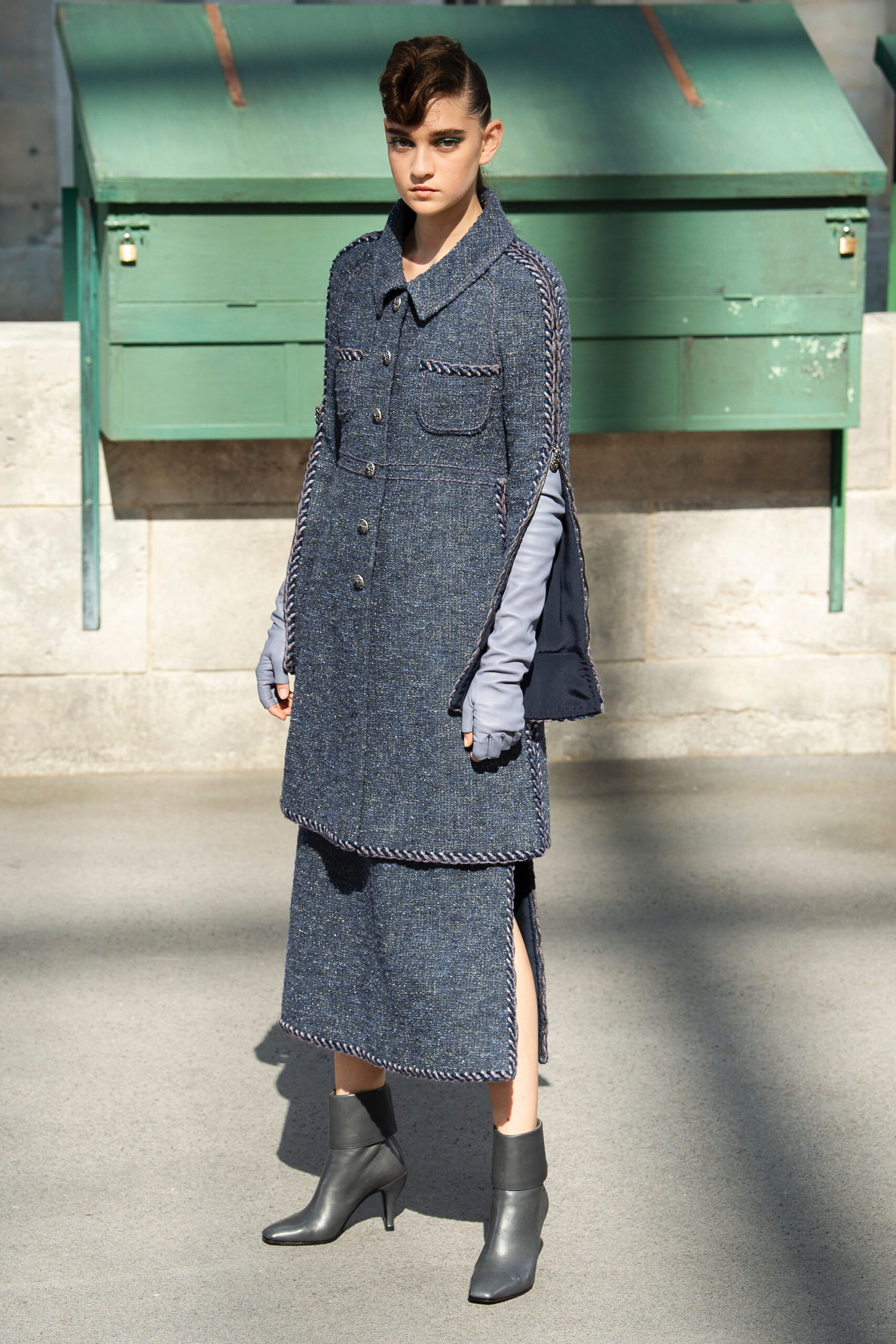 Chanel F/W 18 Couture Look 3