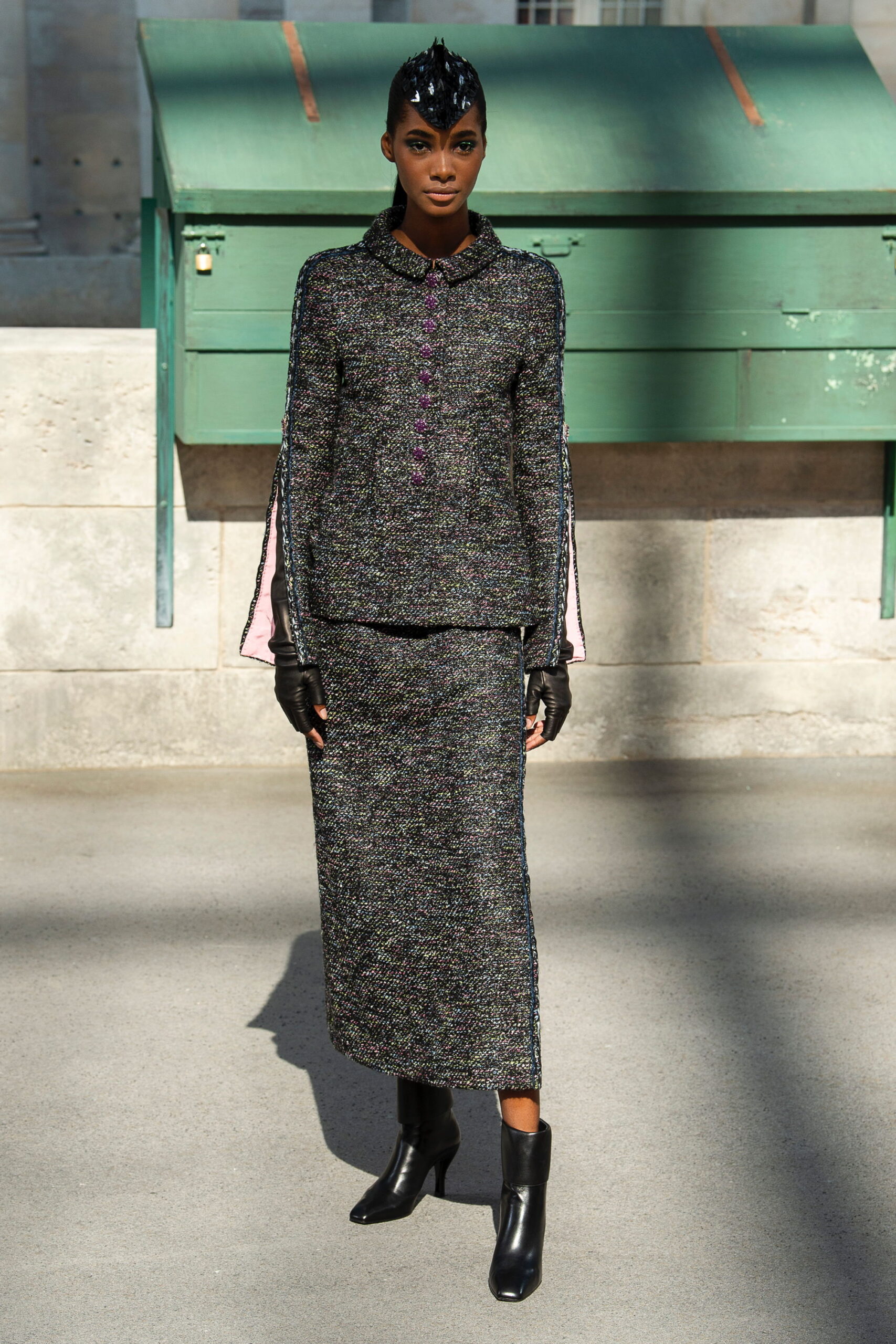 Chanel F/W 18 Couture Look 2