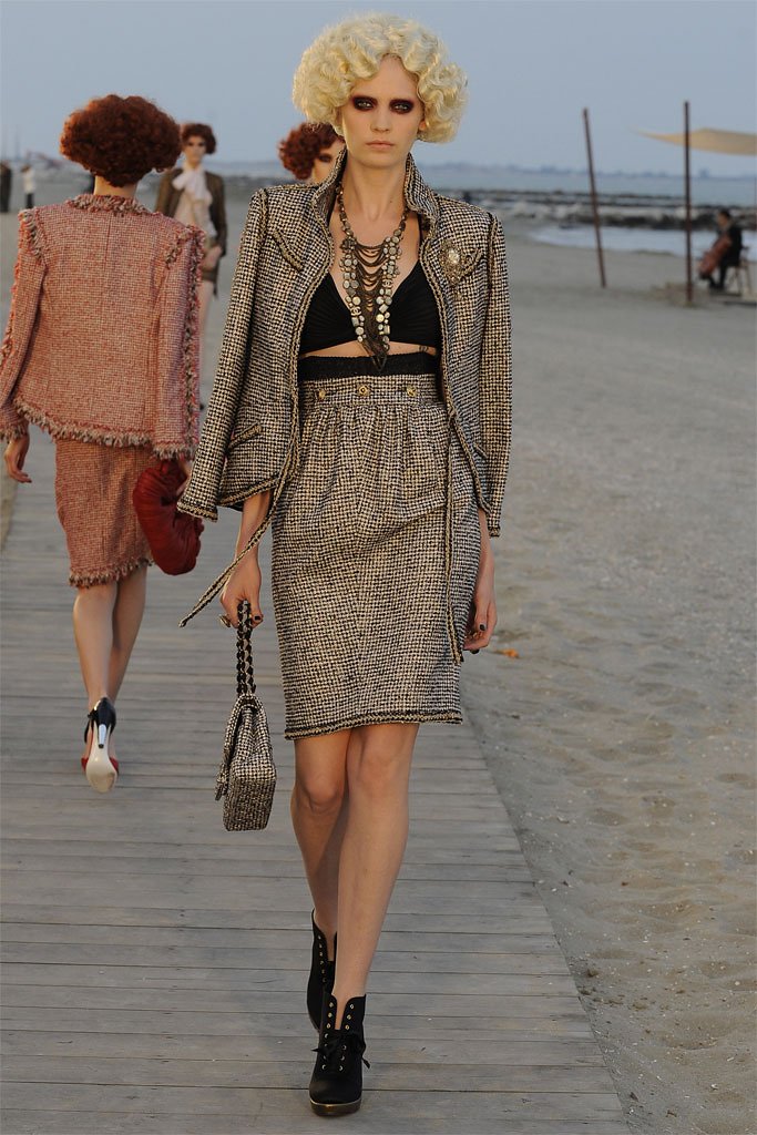 Chanel Resort 10 Look 303
