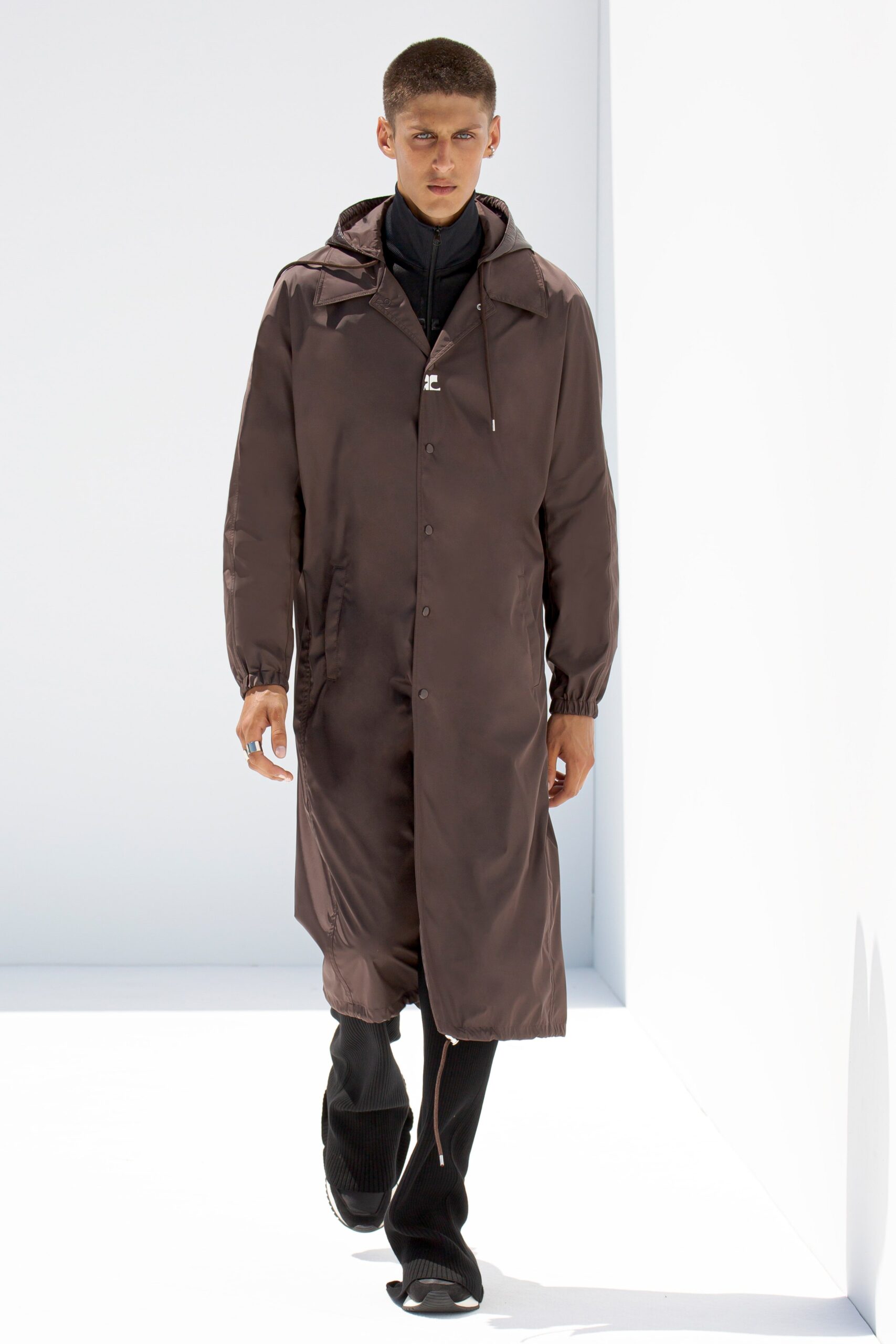 Courrèges S/S 22 Menswear Look 1